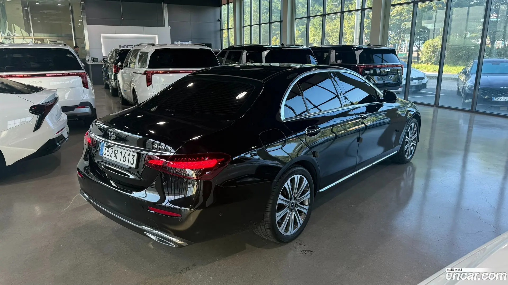 Main__Slider__Photo:E-Class Mercedes-Benz 2021.7-1