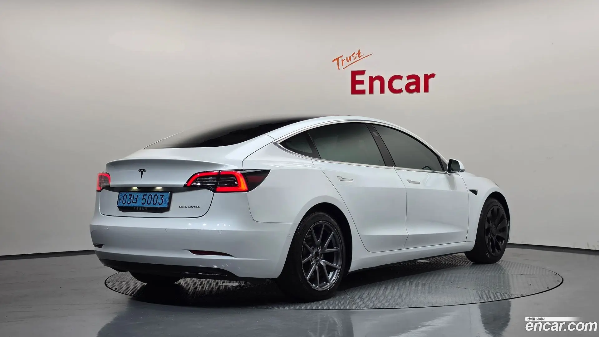 Main__Slider__Photo:Model 3 Tesla 2020.7-1