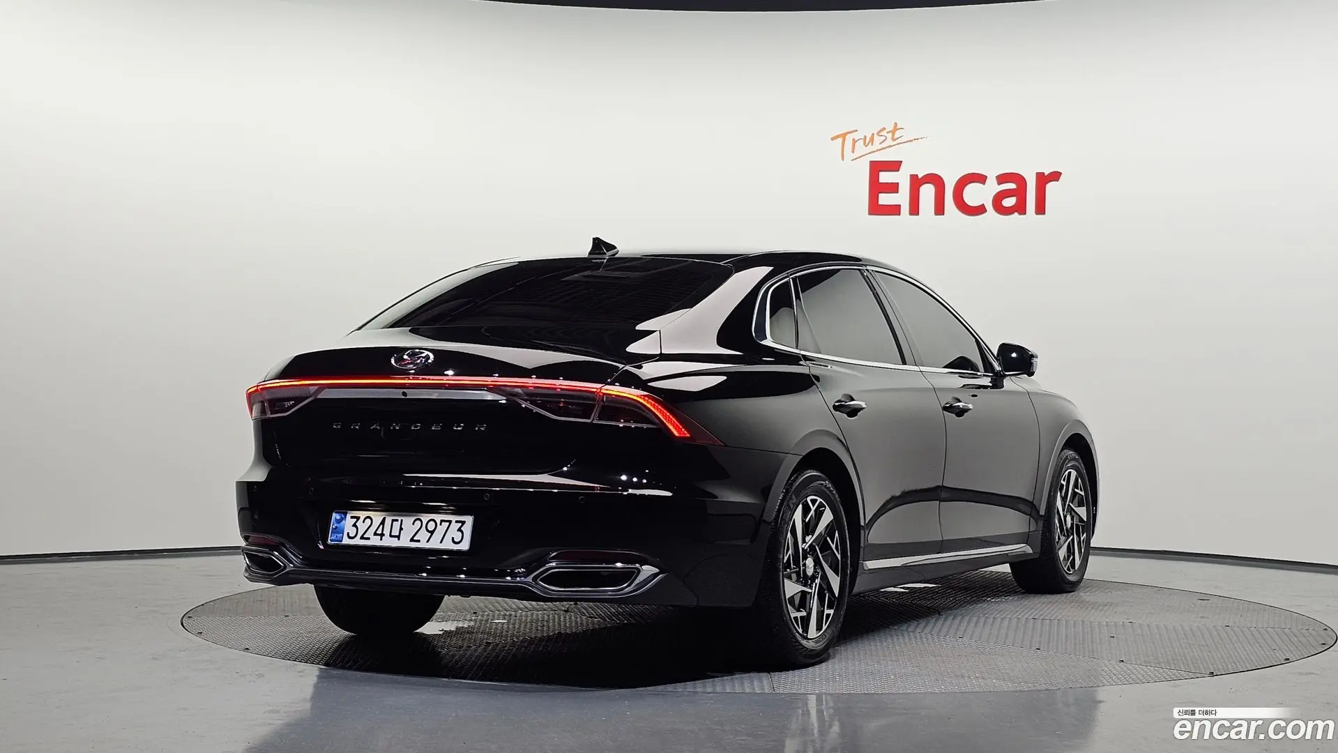 Main__Slider__Photo:Grandeur Hyundai 2022.7-1