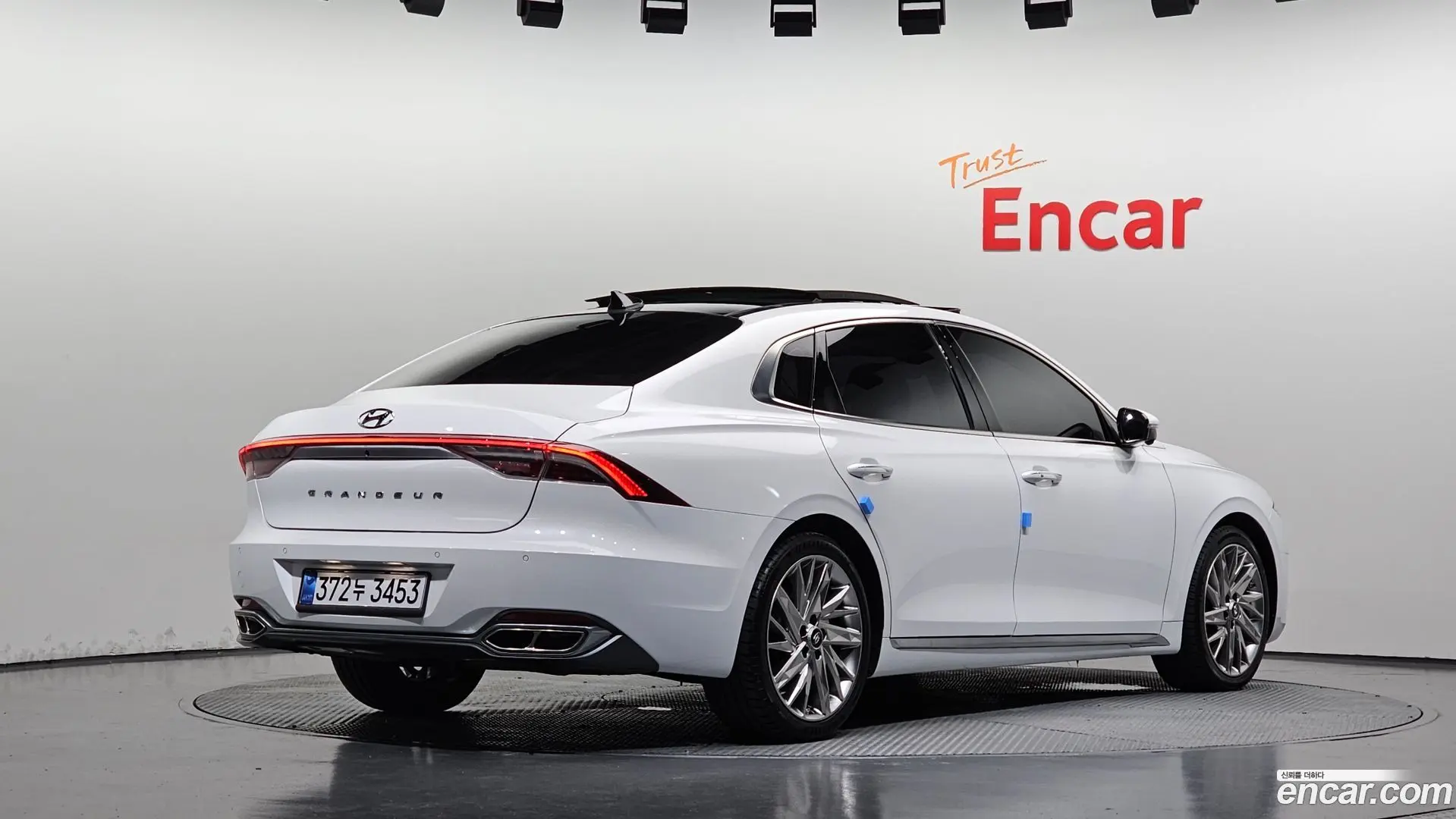 Main__Slider__Photo:Grandeur Hyundai 2021.5-1