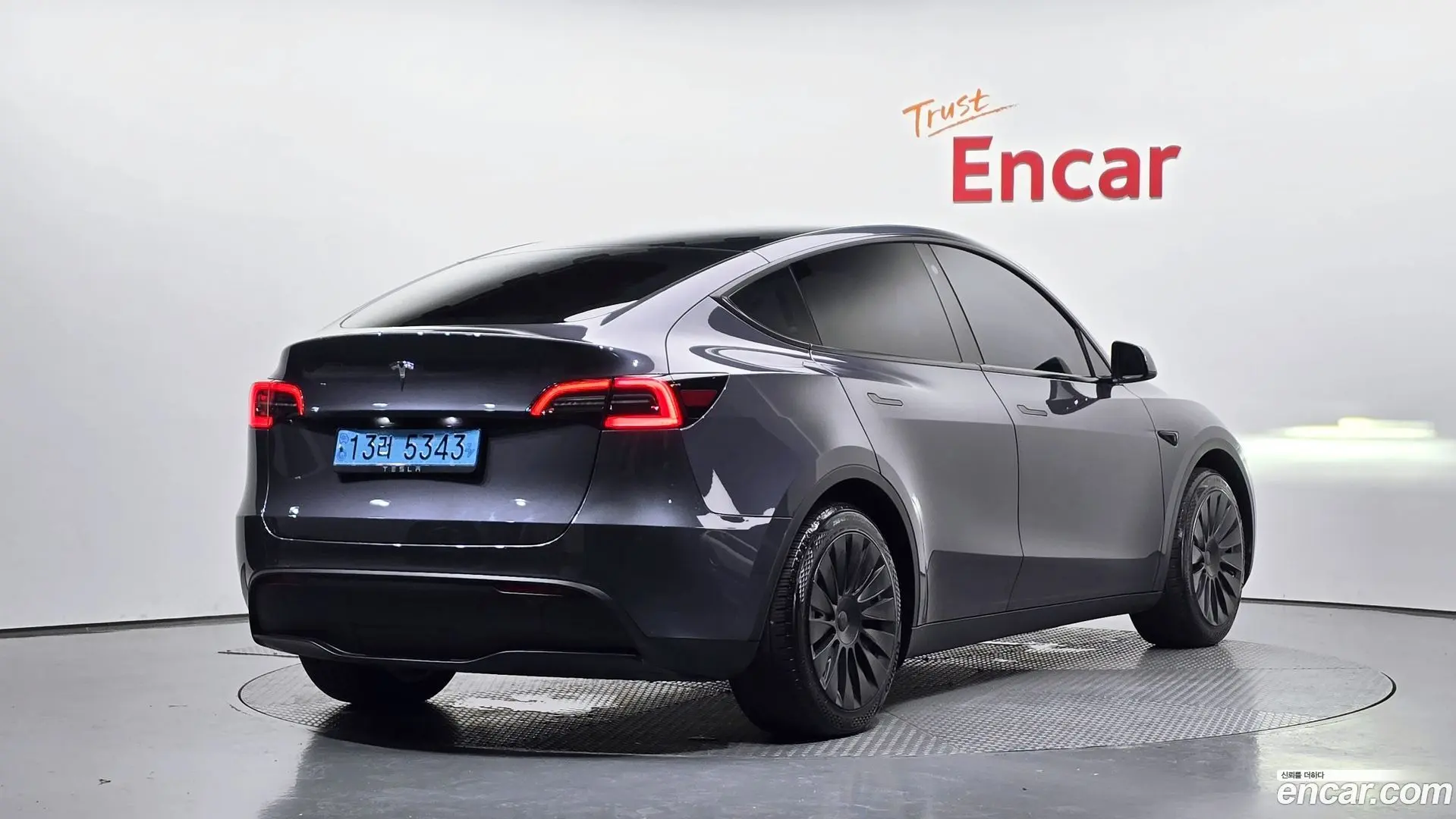 Main__Slider__Photo:Model Y Tesla 2023.10-1