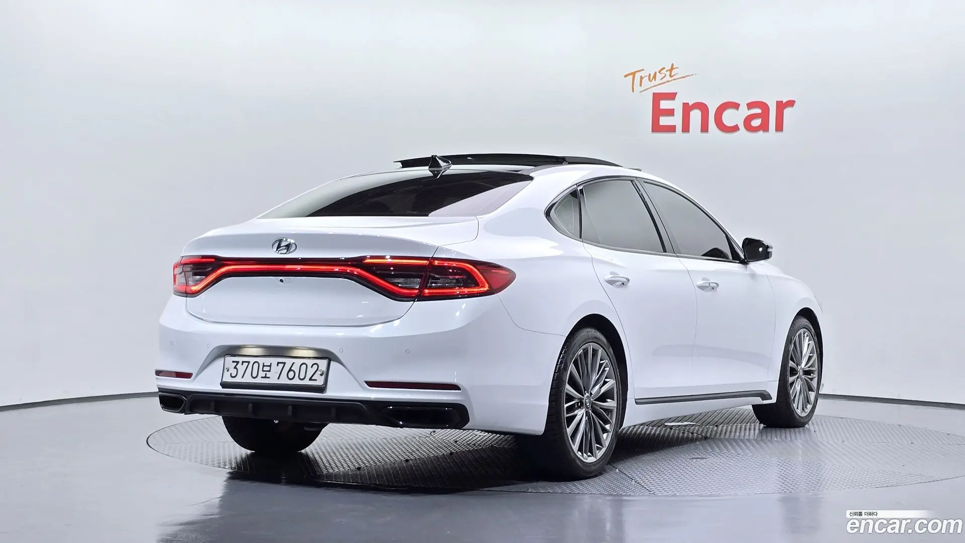 Main__Slider__Photo:Grandeur Hyundai 2019.8-1