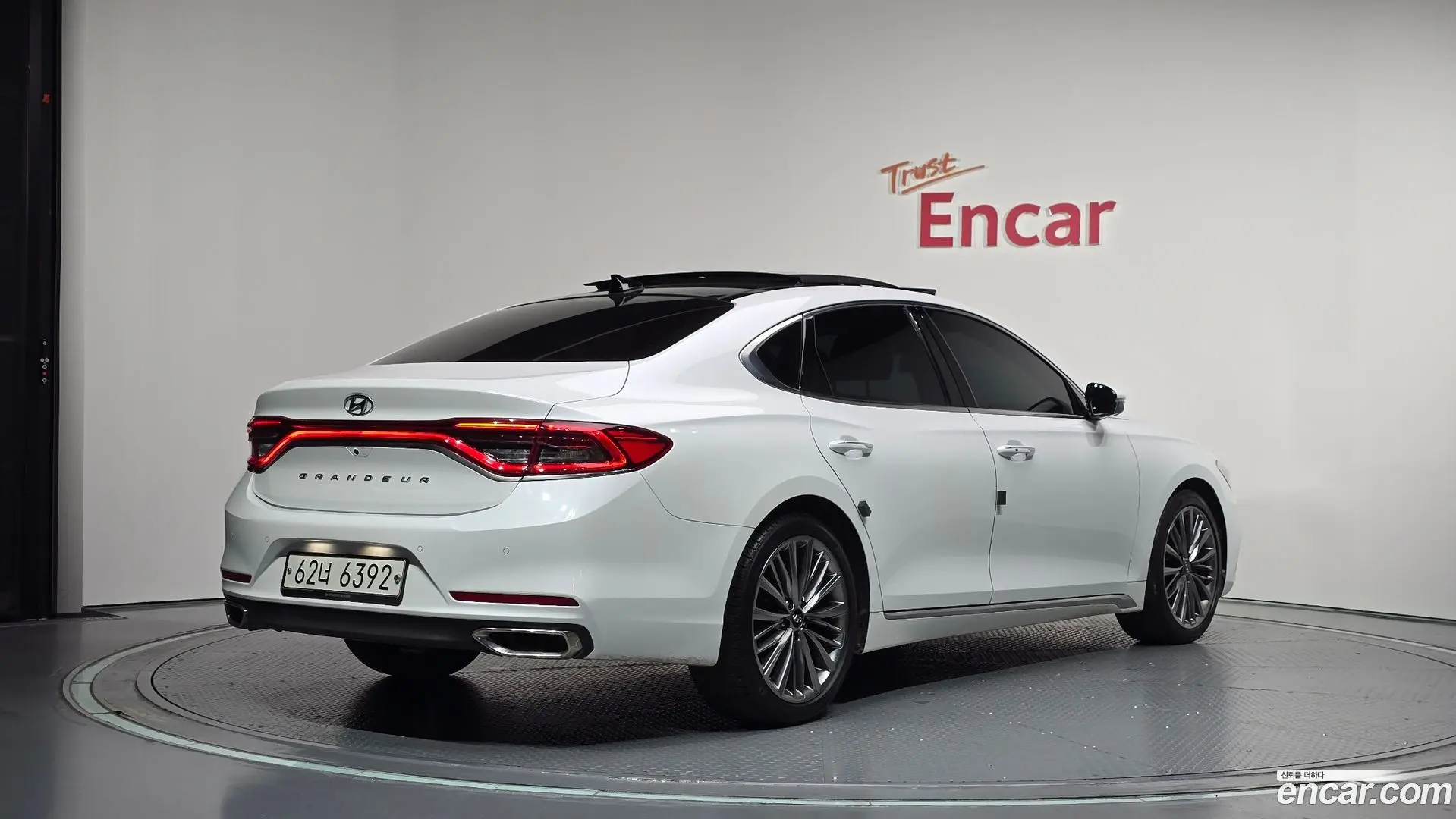 Main__Slider__Photo:Grandeur Hyundai 2018.6-1