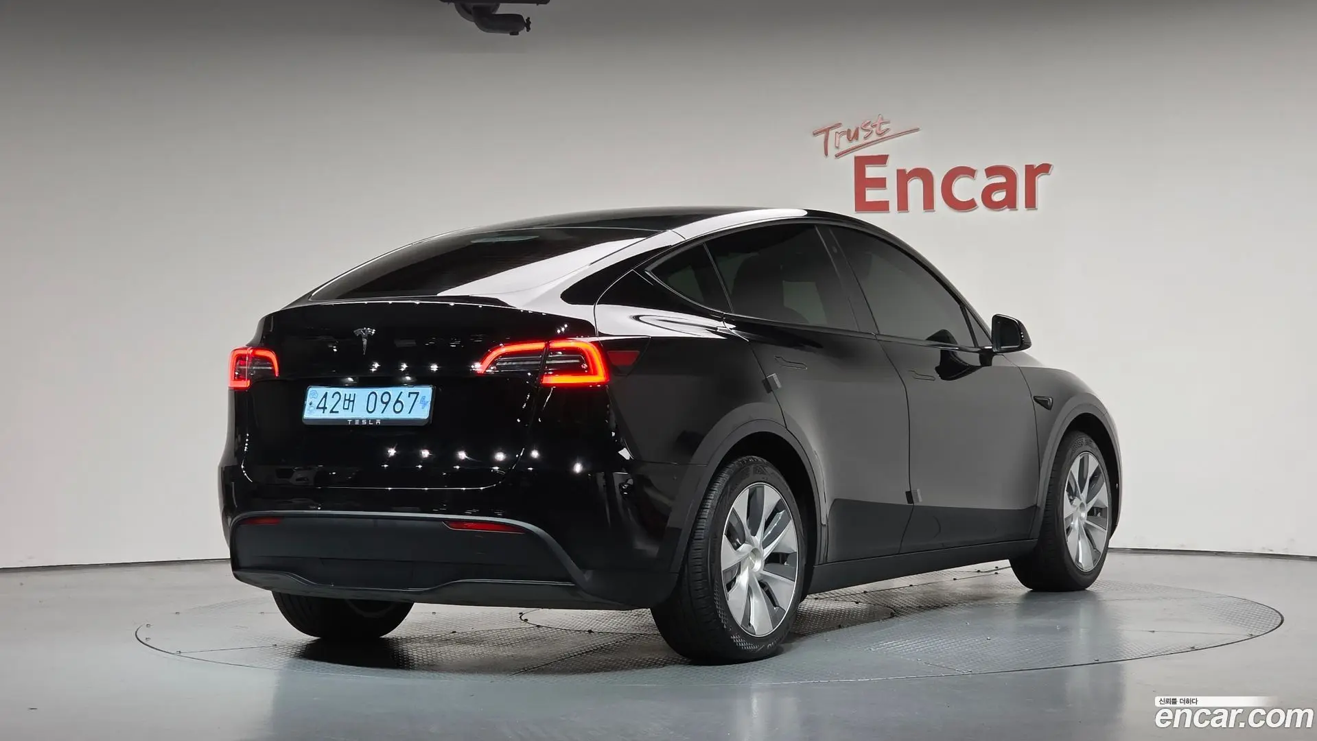 Main__Slider__Photo:Model Y Tesla 2023.9-1