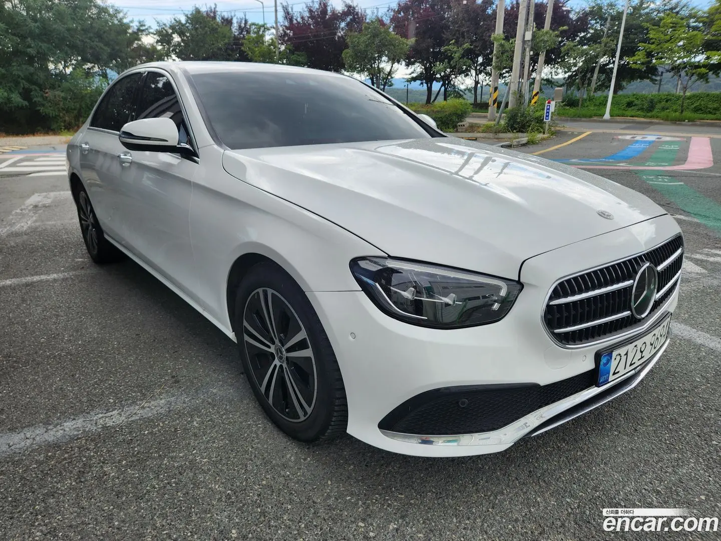 Main__Slider__Photo:E-Class Mercedes-Benz 2021.7-1