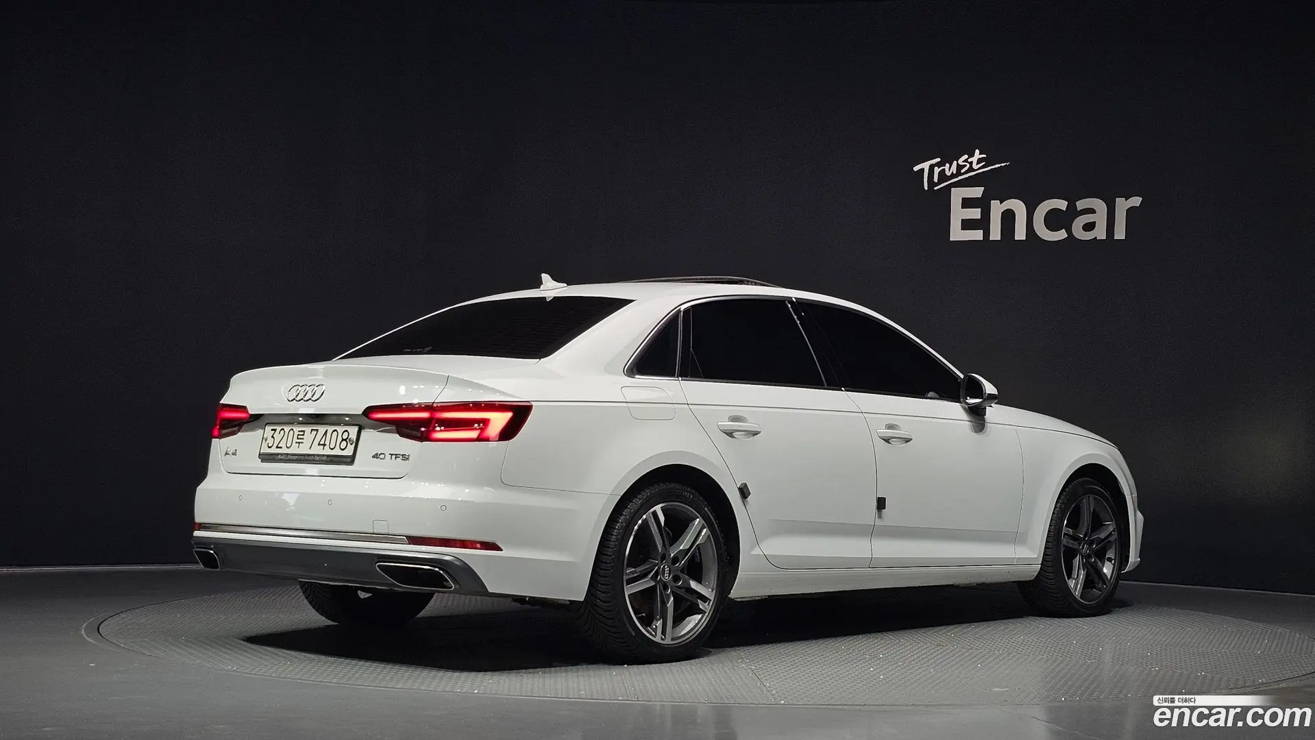 Main__Slider__Photo:A4 Audi 2019.11-1