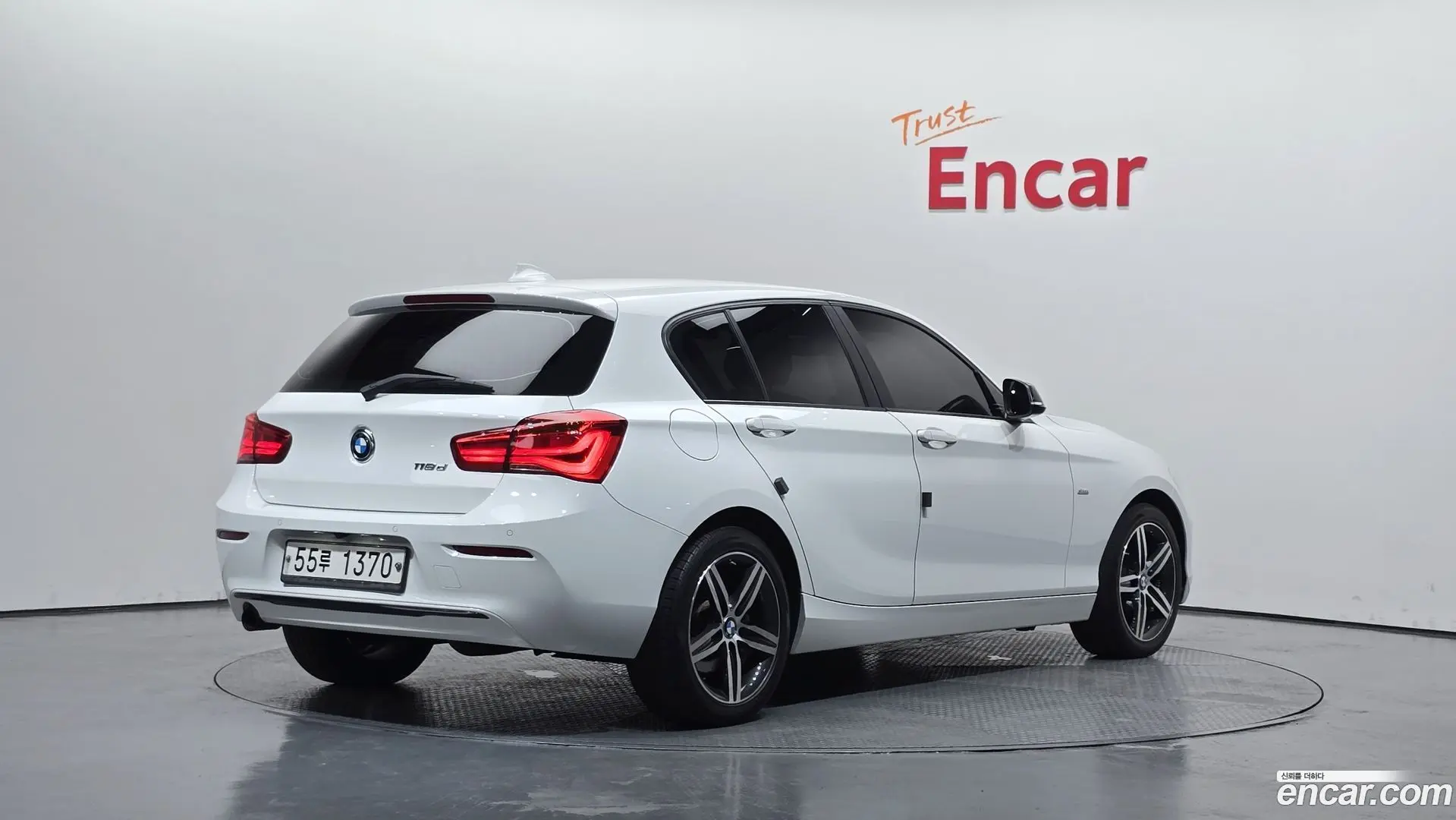 Main__Slider__Photo:1-Series BMW 2017.4-1