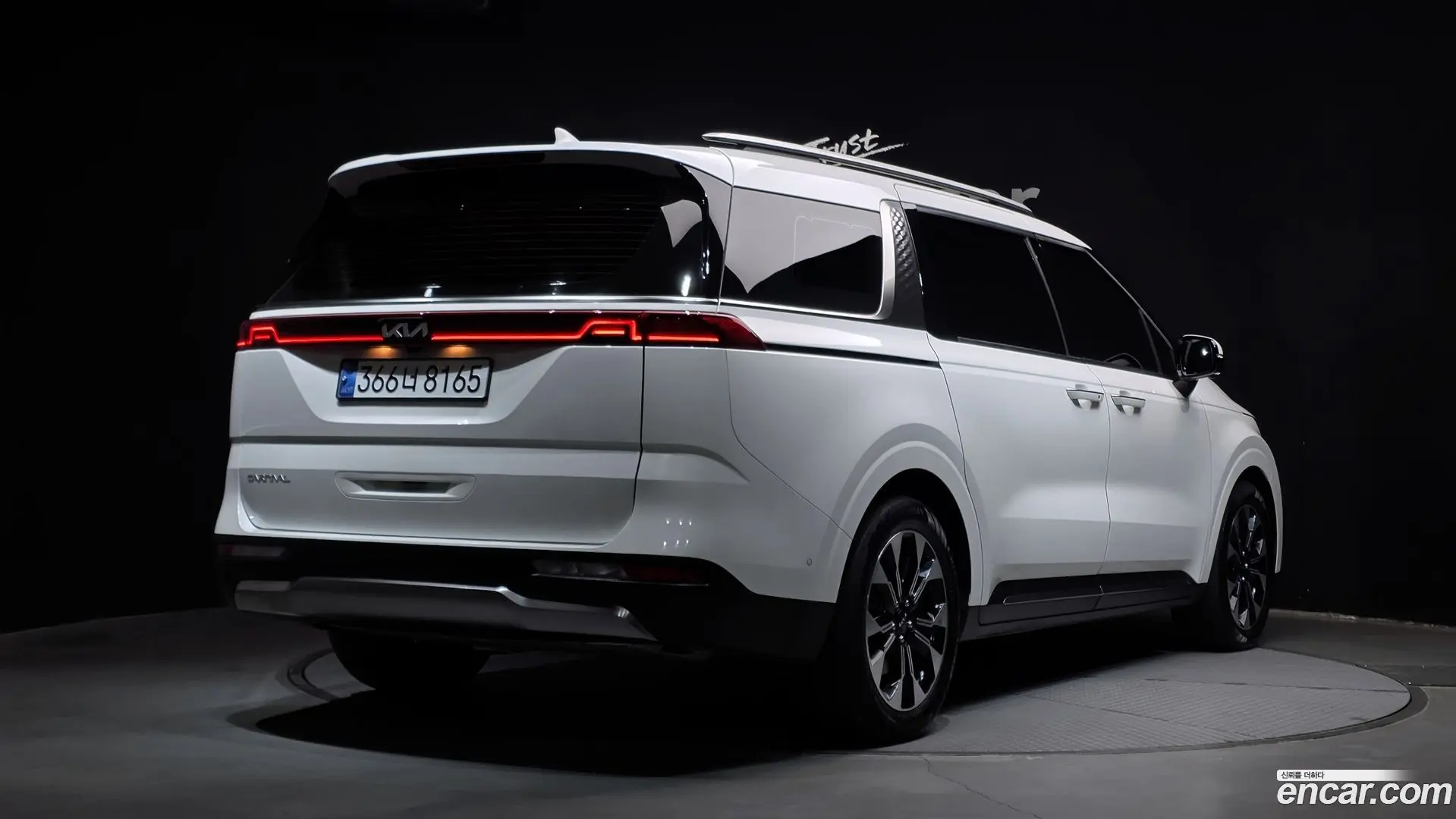 Main__Slider__Photo:Canival Kia 2022.9-1