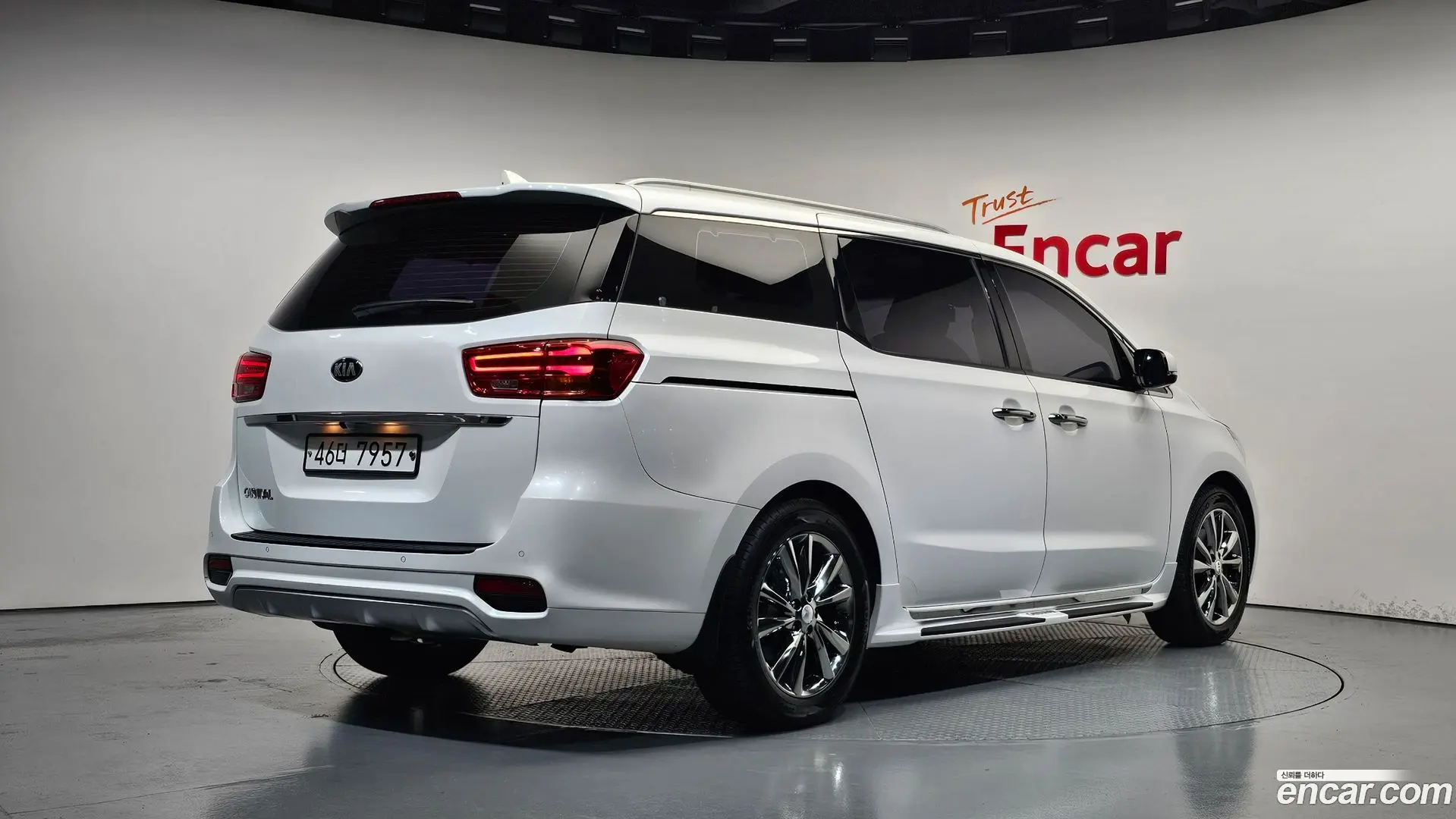 Main__Slider__Photo:Canival Kia 2018.7-1