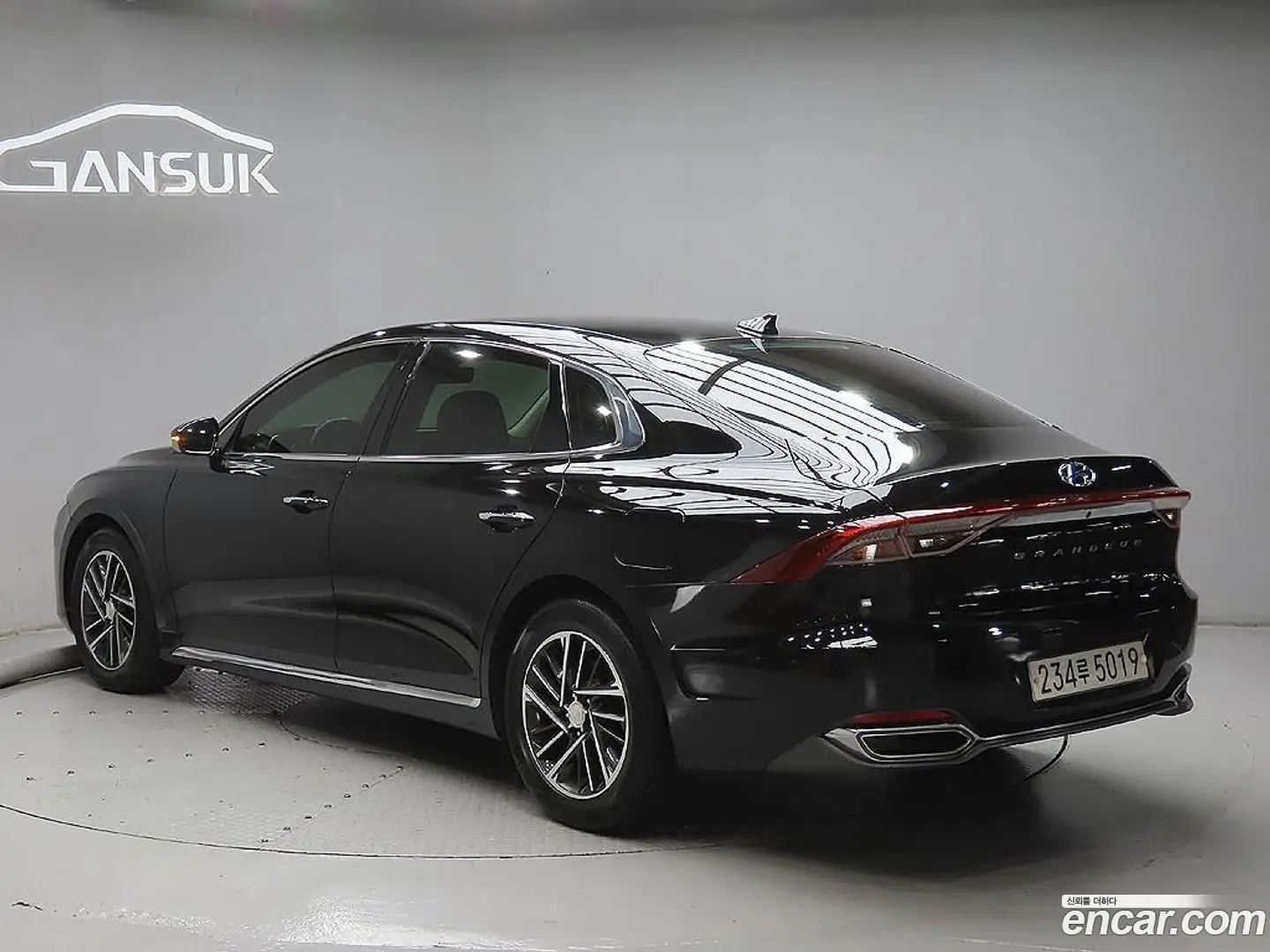 Main__Slider__Photo:Grandeur Hyundai 2020.10-1