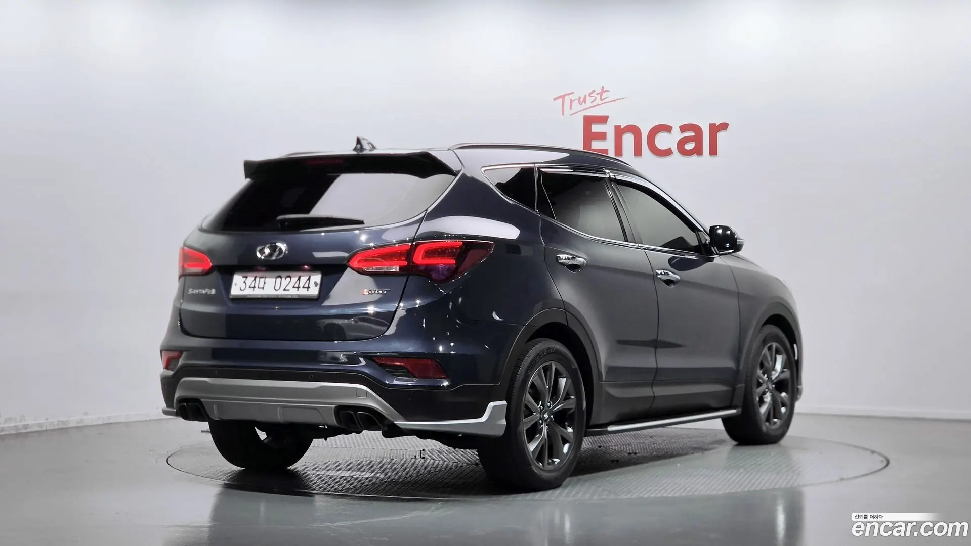 Main__Slider__Photo:Santafe Hyundai 2016.7-1