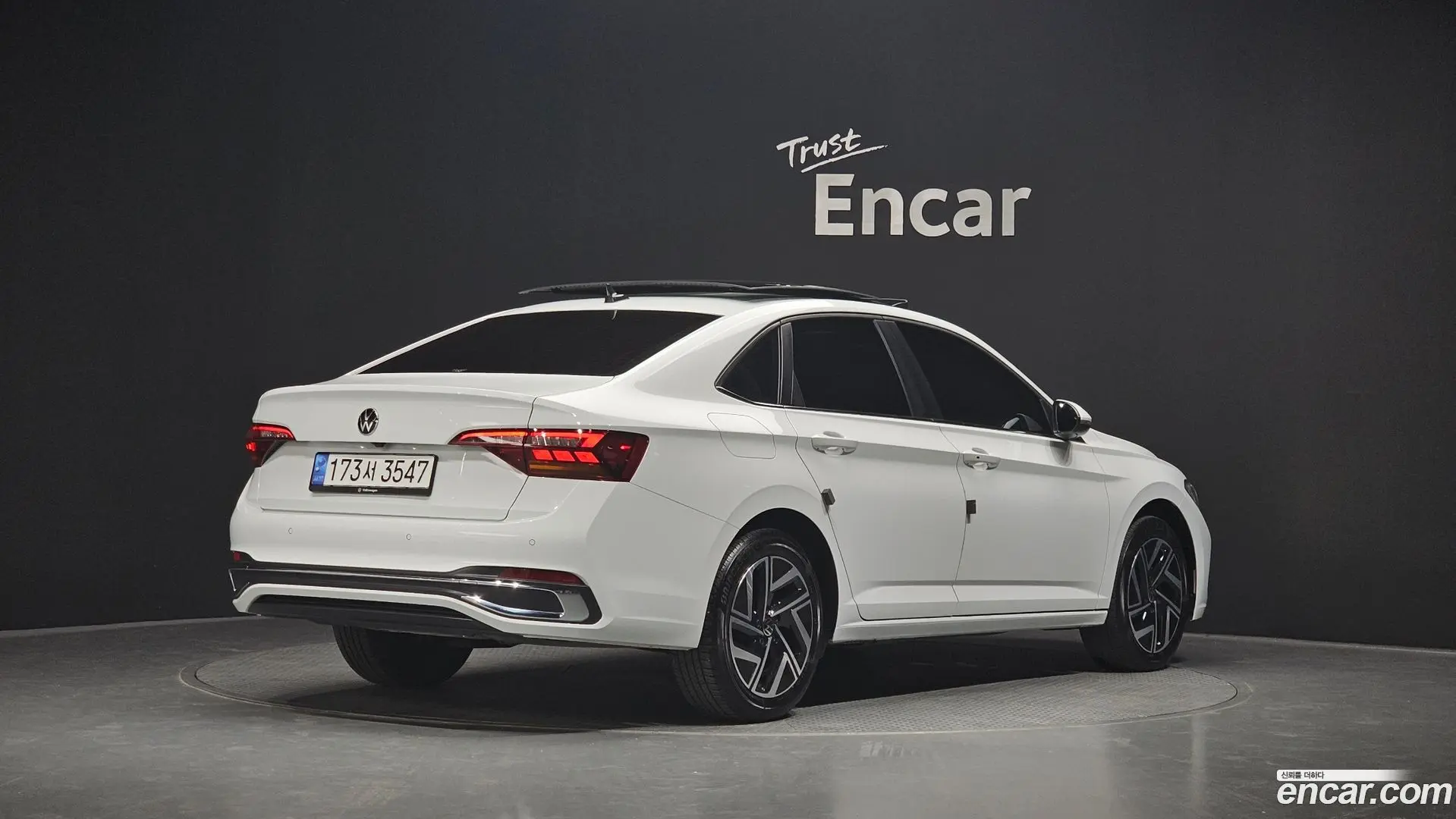 Main__Slider__Photo:Jetta Volkswagen 2022.10-1