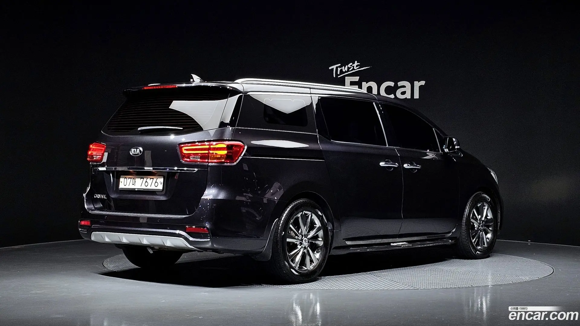 Main__Slider__Photo:Canival Kia 2019.6-1
