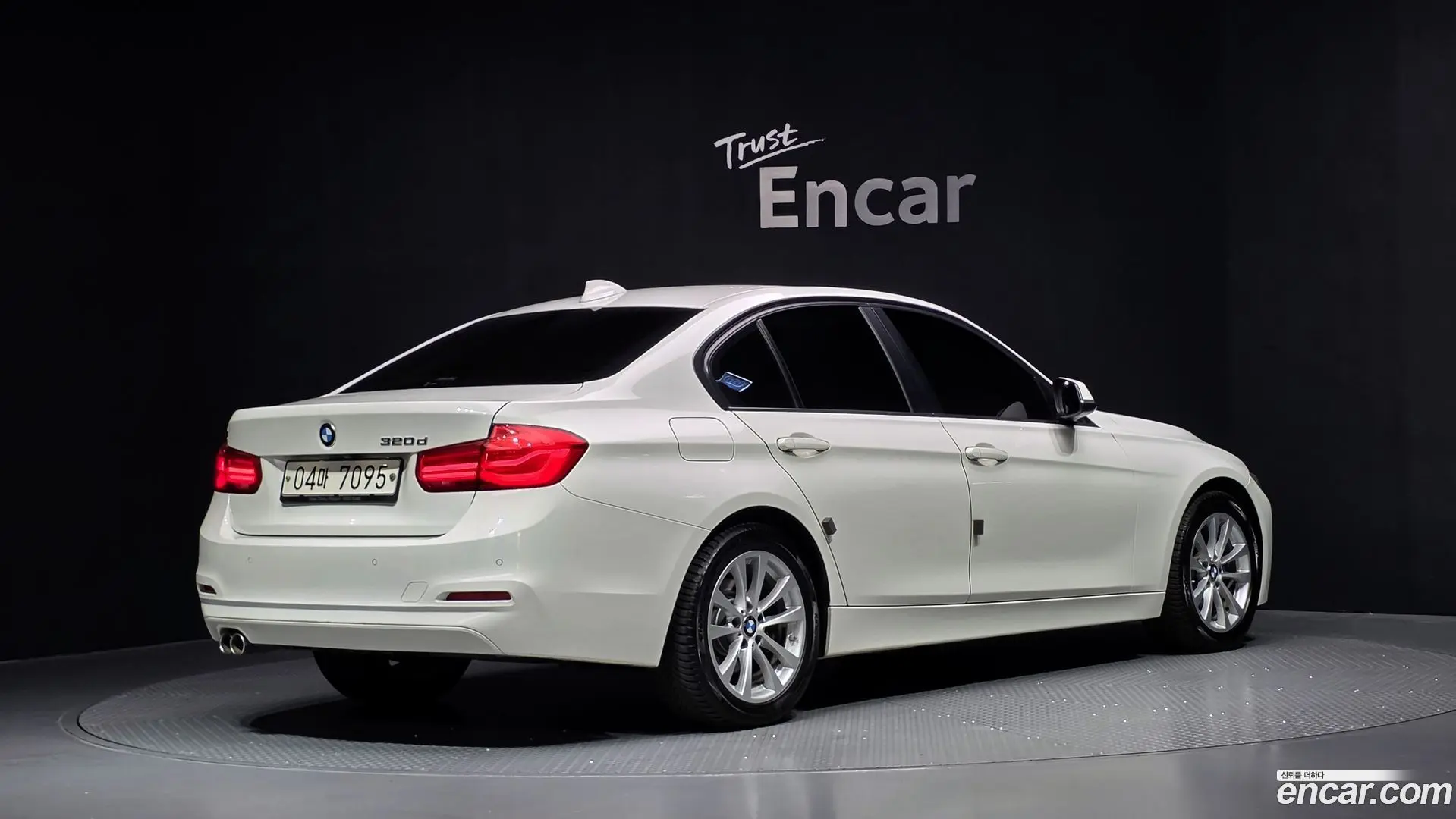Main__Slider__Photo:3-Series BMW 2018.1-1