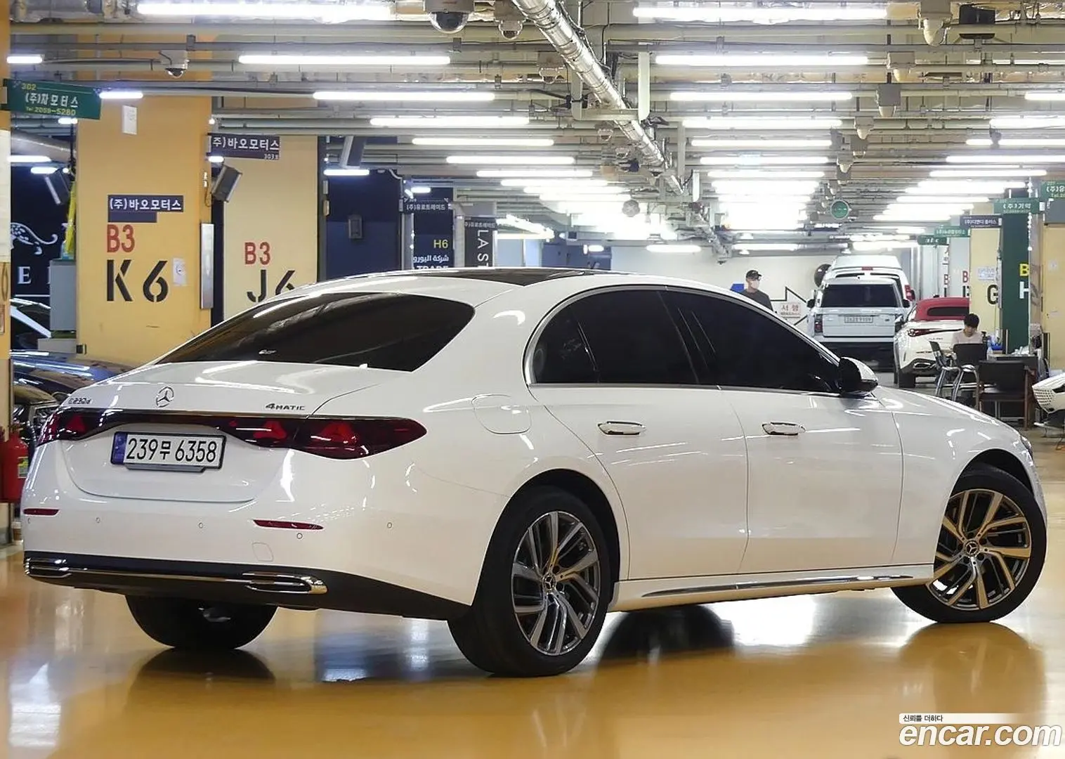 Main__Slider__Photo:E-Class Mercedes-Benz 2024.11-1