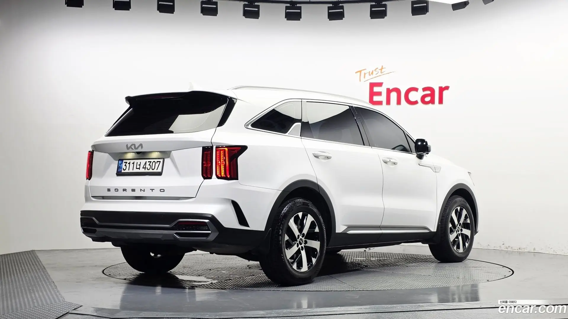 Main__Slider__Photo:Sorento Kia 2021.9-1
