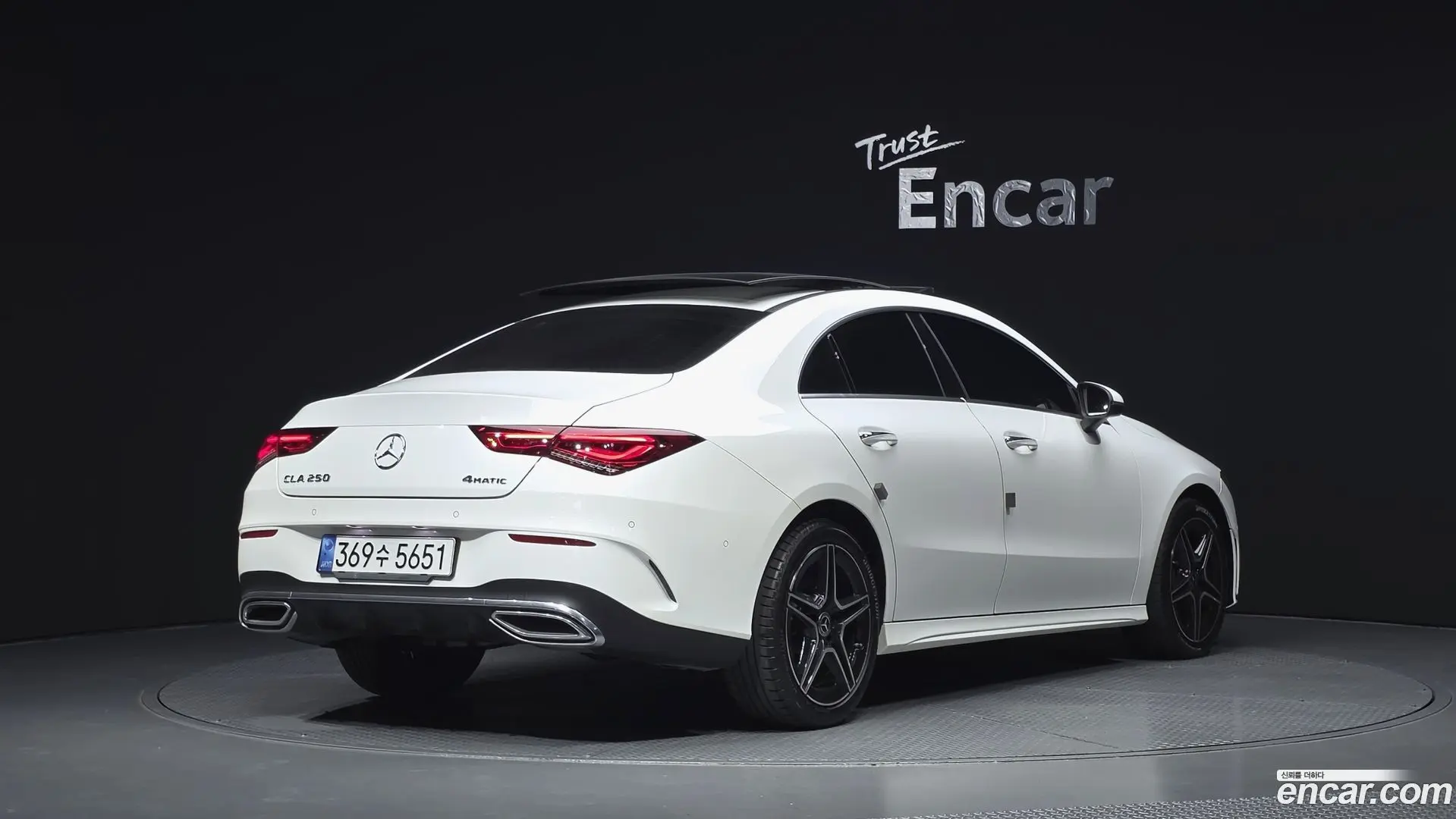 Main__Slider__Photo:CLA-Class Mercedes-Benz 2022.8-1