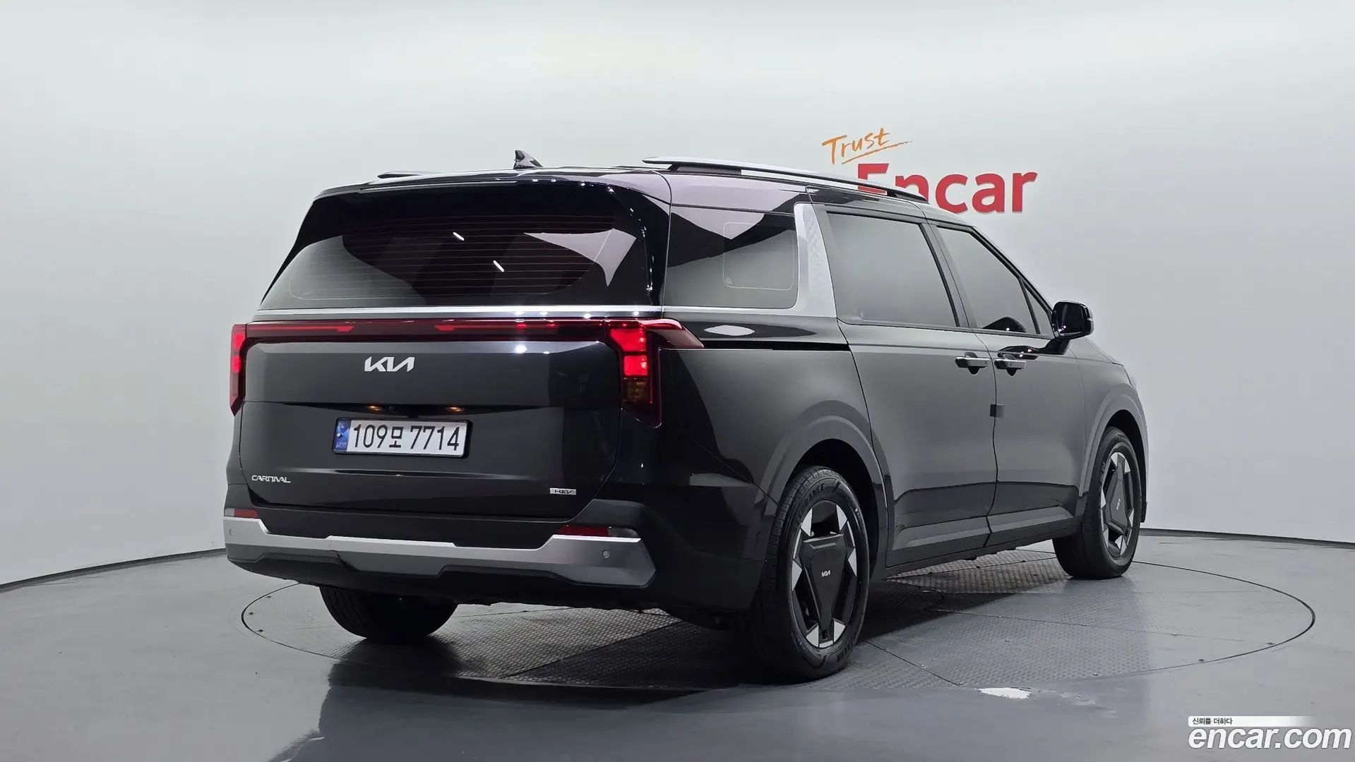 Main__Slider__Photo:Canival Kia 2024.0-1
