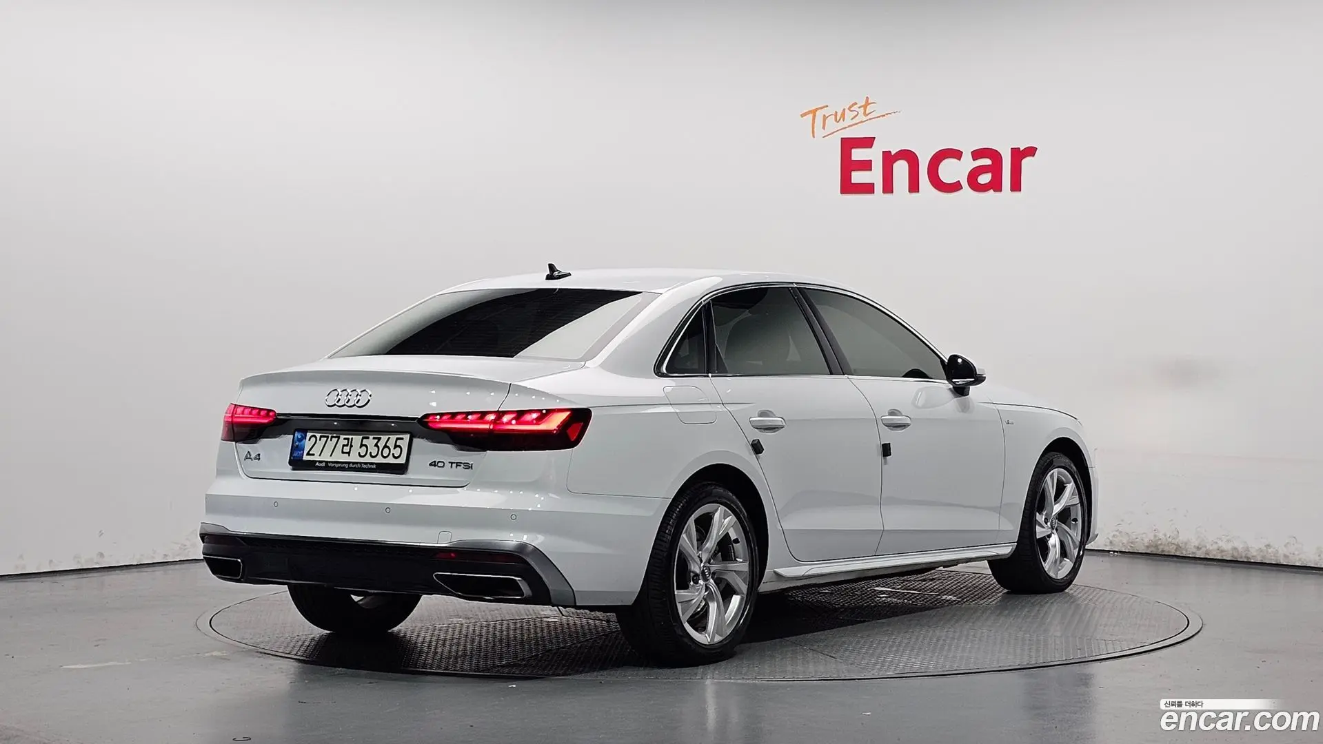 Main__Slider__Photo:A4 Audi 2021.10-1