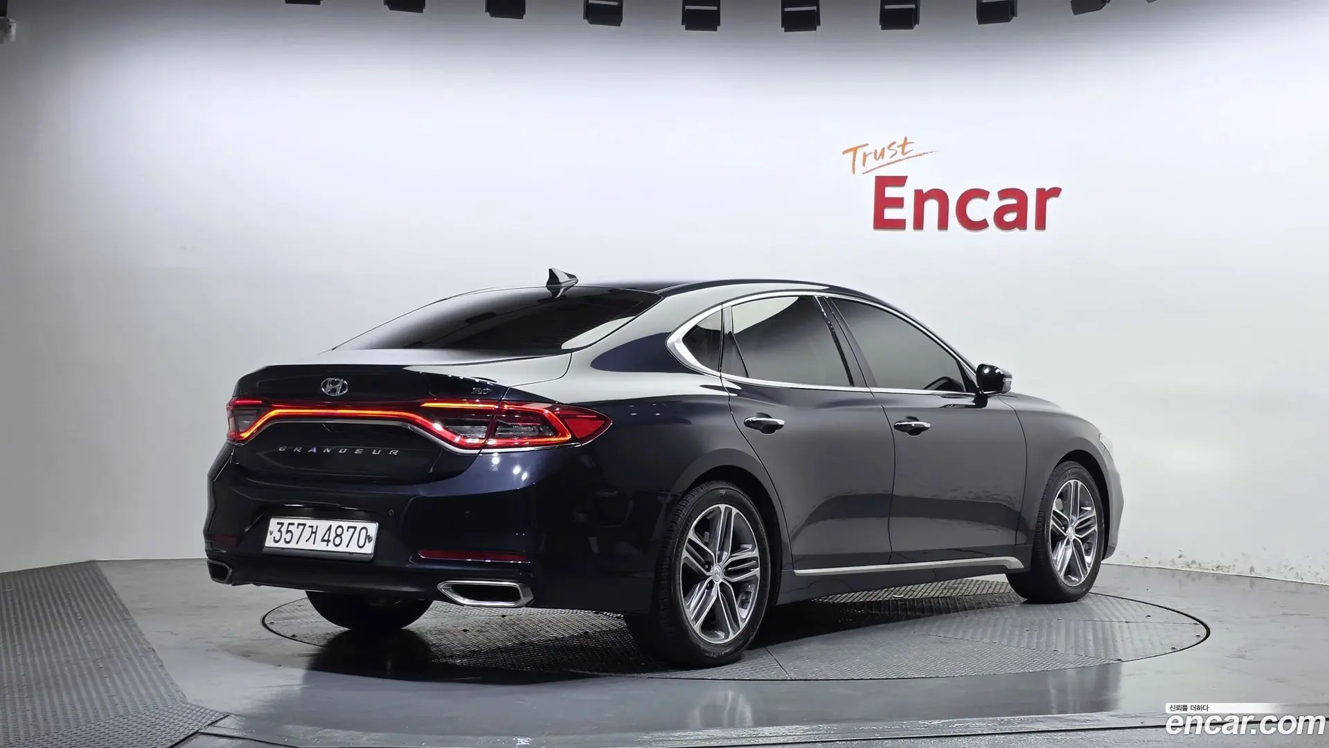 Main__Slider__Photo:Grandeur Hyundai 2018.8-1