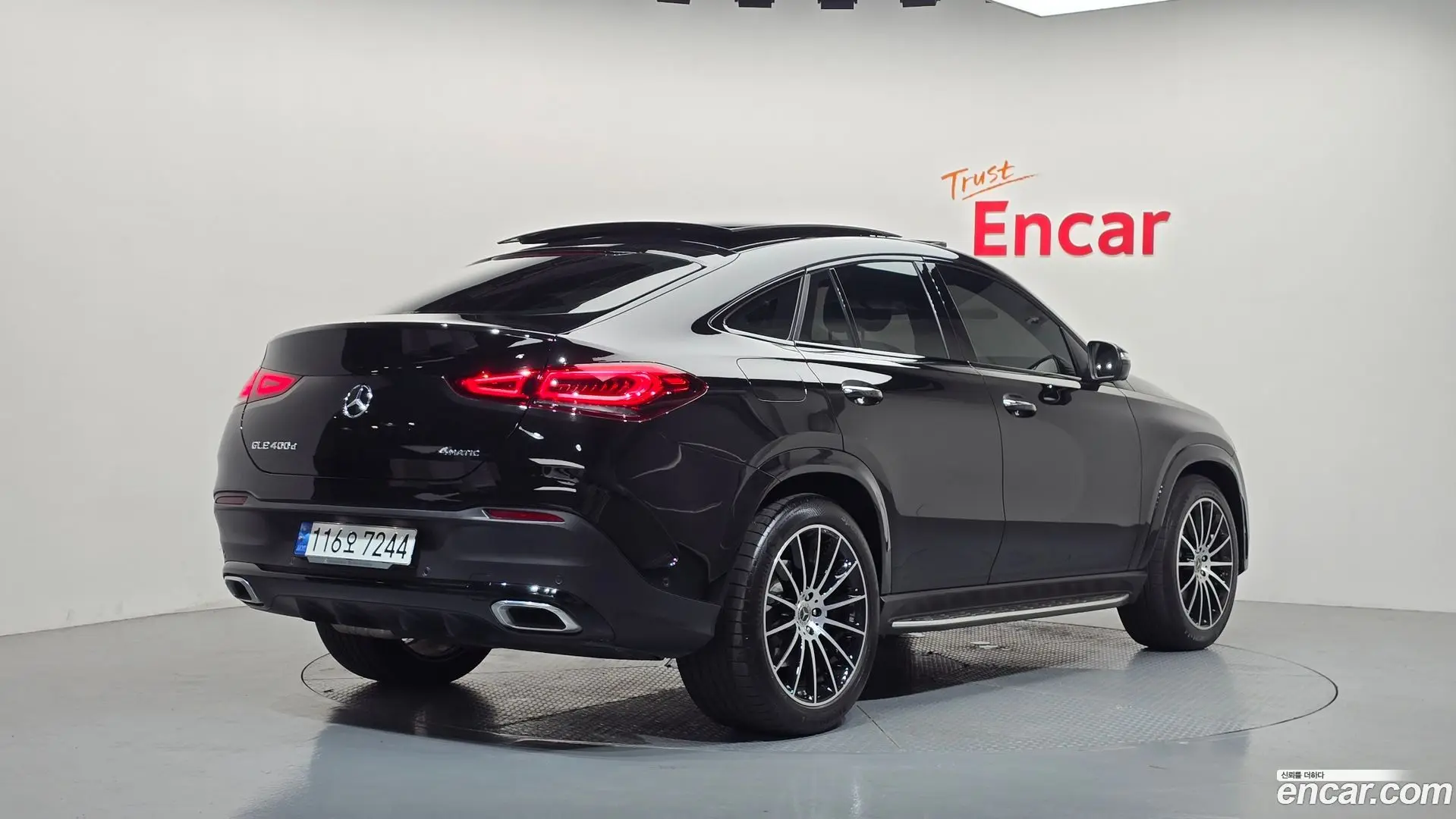 Main__Slider__Photo:GLE-Class Mercedes-Benz 2022.9-1