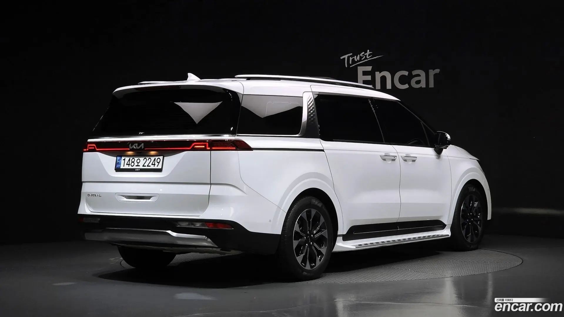 Main__Slider__Photo:Canival Kia 2022.9-1