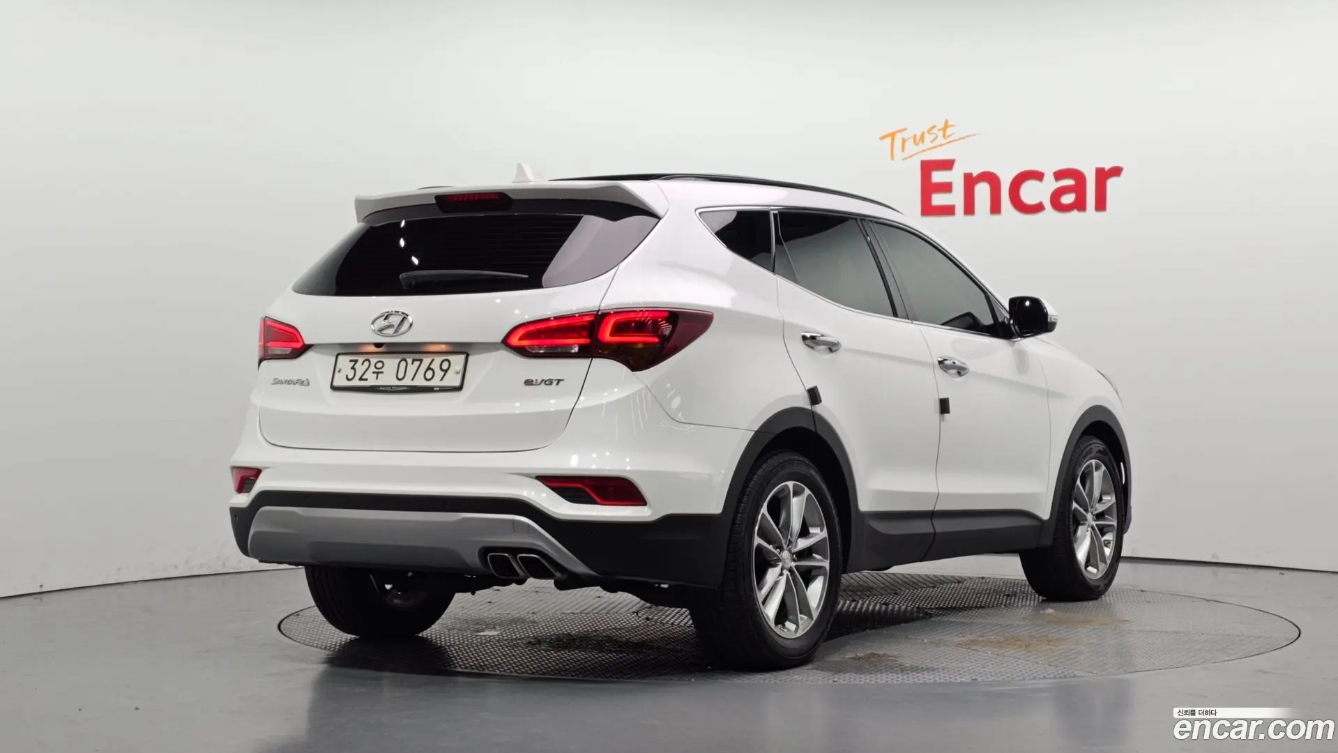 Main__Slider__Photo:Santafe Hyundai 2015.10-1
