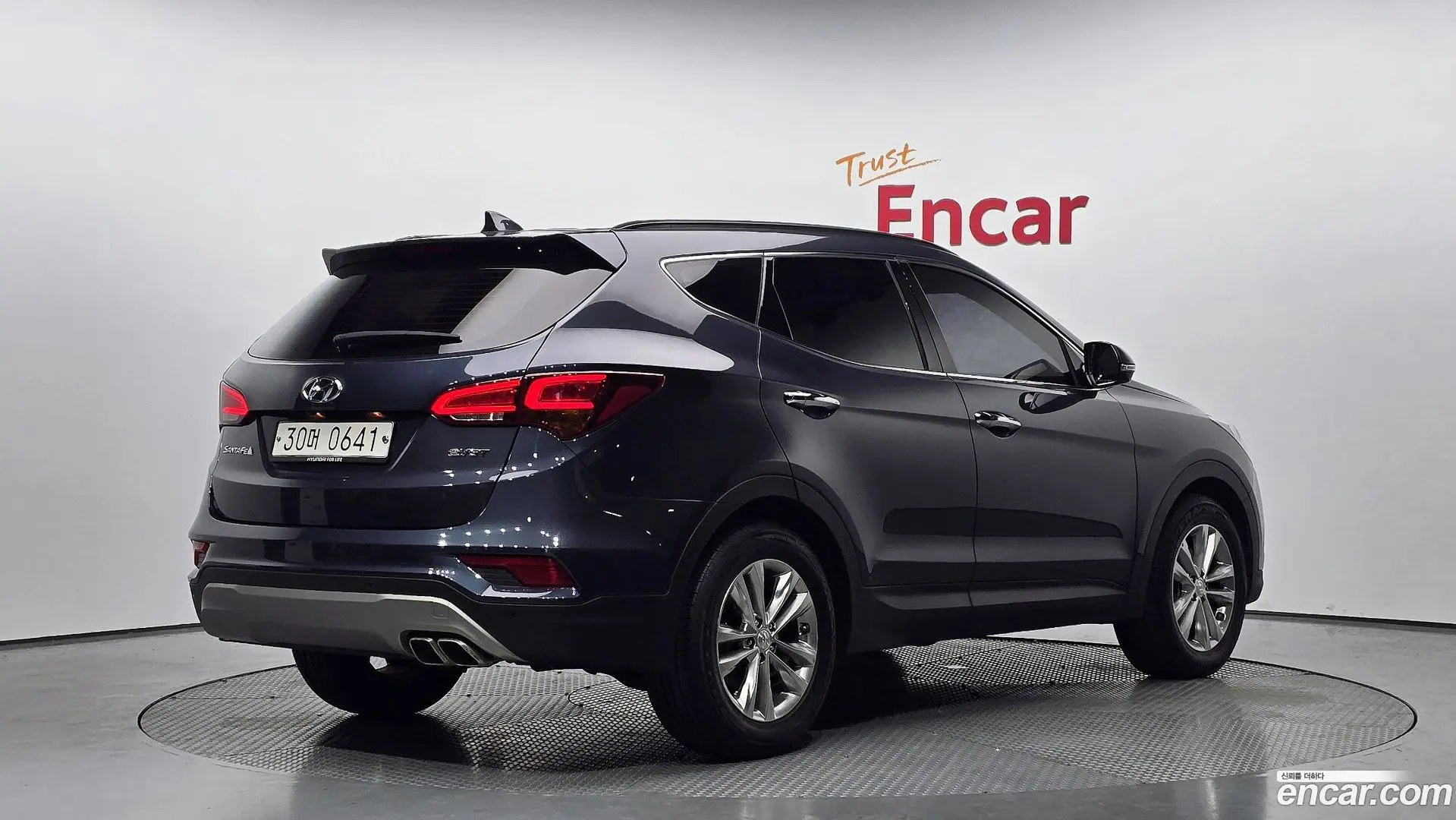 Main__Slider__Photo:Santafe Hyundai 2016.5-1