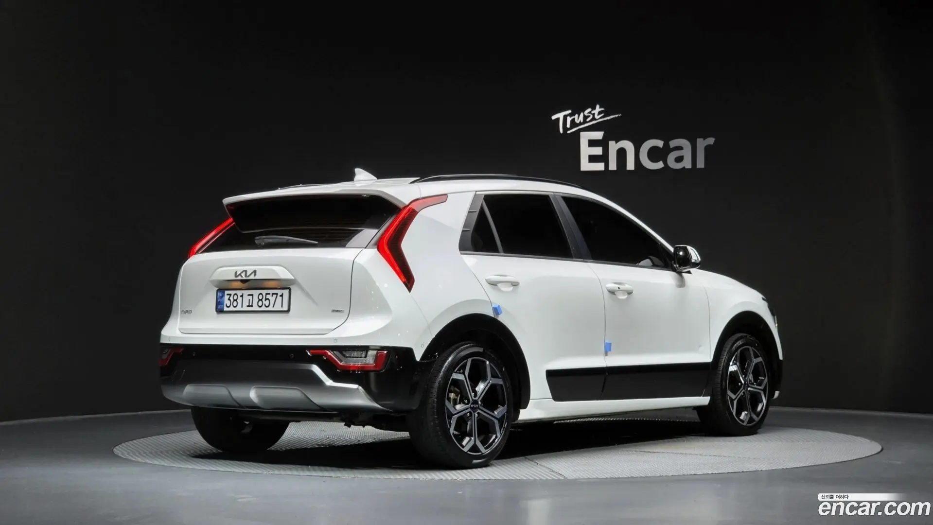 Main__Slider__Photo:Niro Kia 2022.4-1