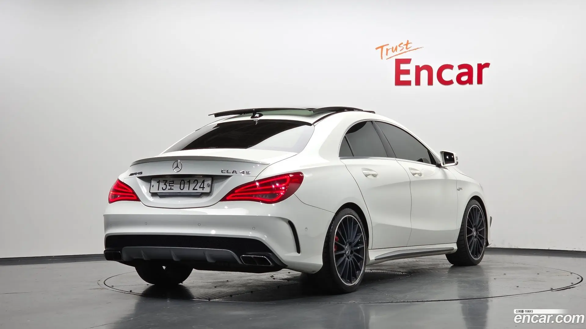 Main__Slider__Photo:CLA-Class Mercedes-Benz 2016.2-1
