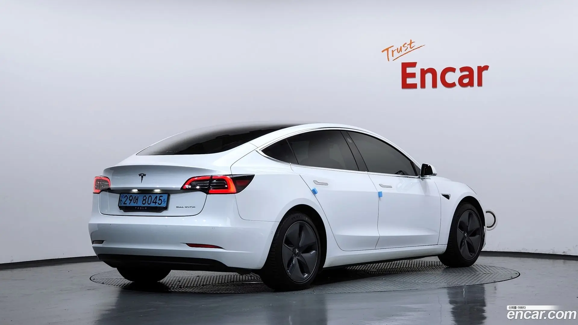 Main__Slider__Photo:Model 3 Tesla 2020.2-1