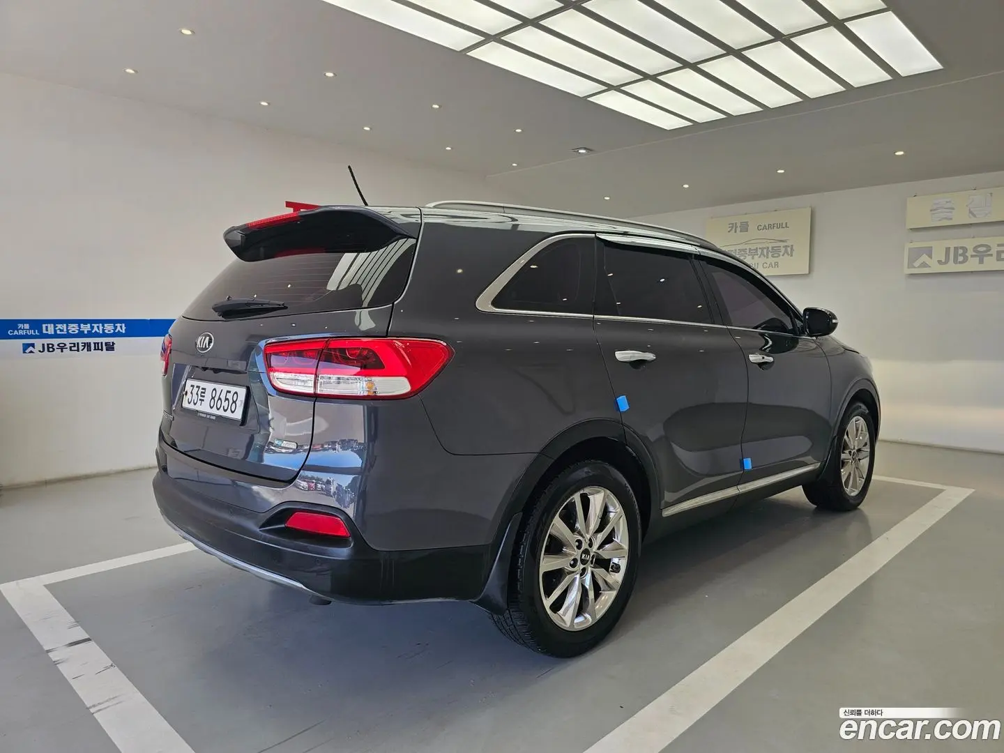 Main__Slider__Photo:Sorento Kia 2015.2-1