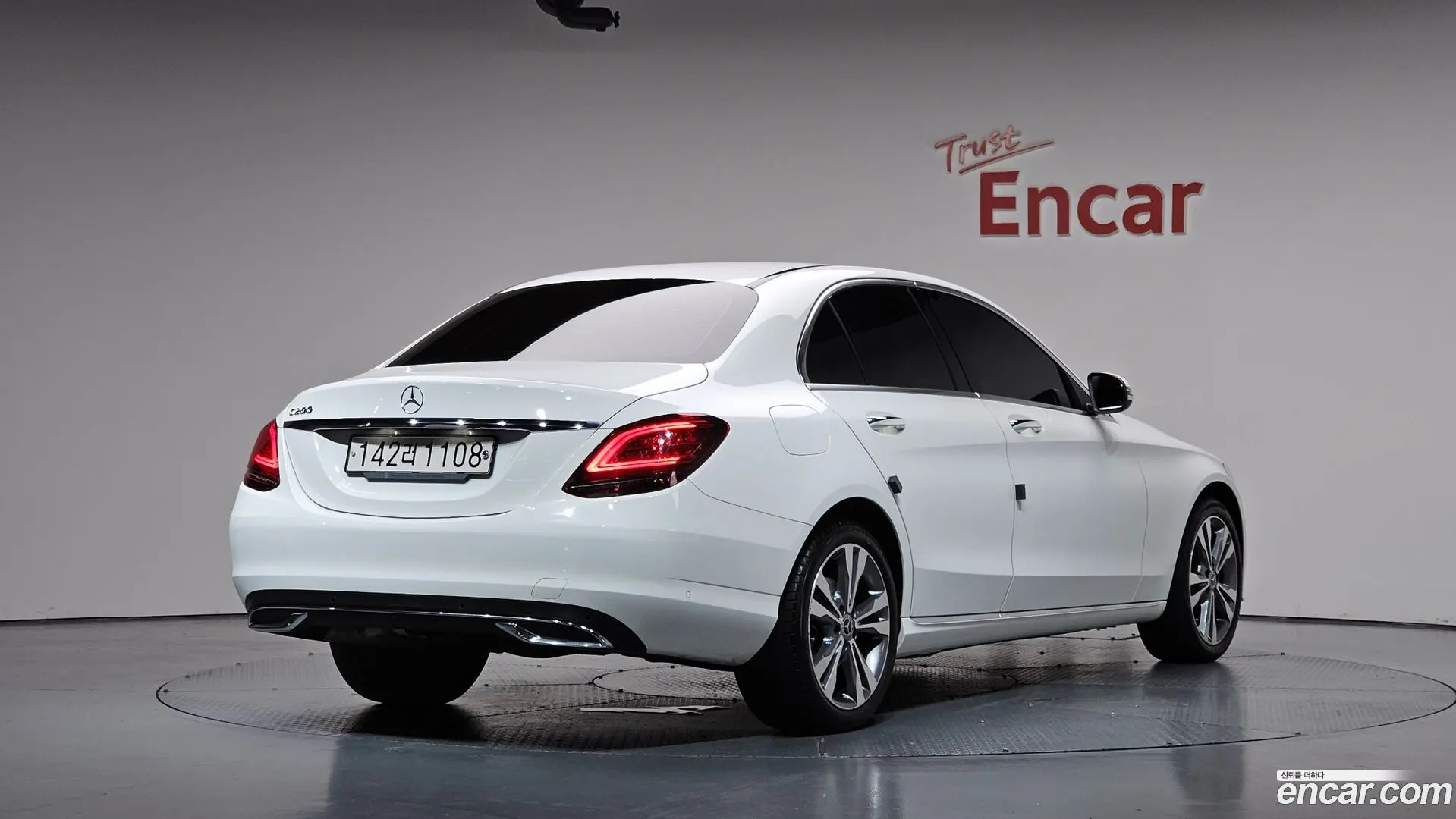 Main__Slider__Photo:C-Class Mercedes-Benz 2020.8-1