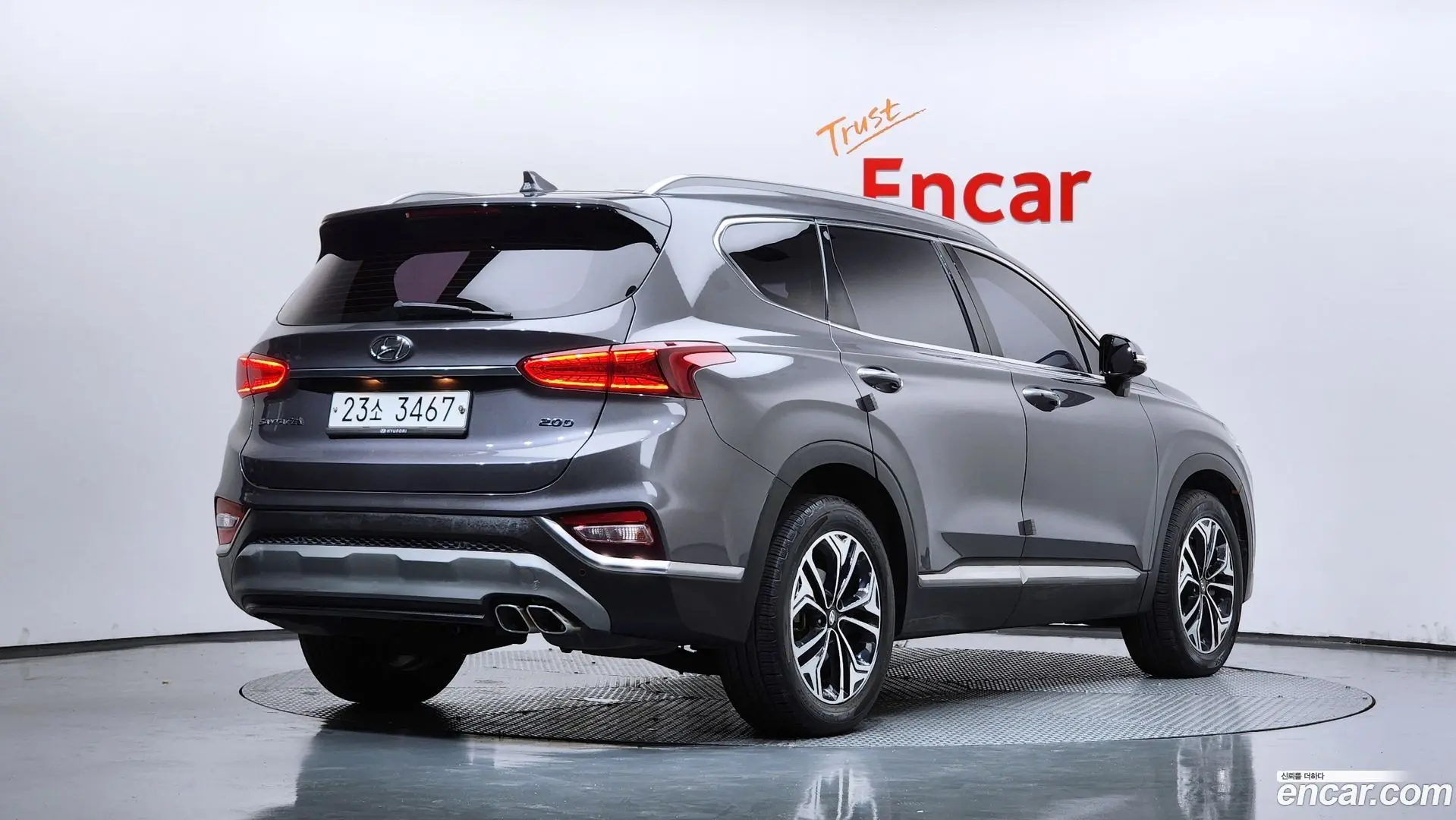 Main__Slider__Photo:Santafe Hyundai 2018.6-1