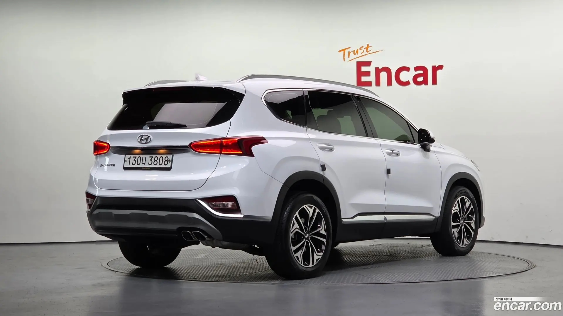 Main__Slider__Photo:Santafe Hyundai 2019.11-1
