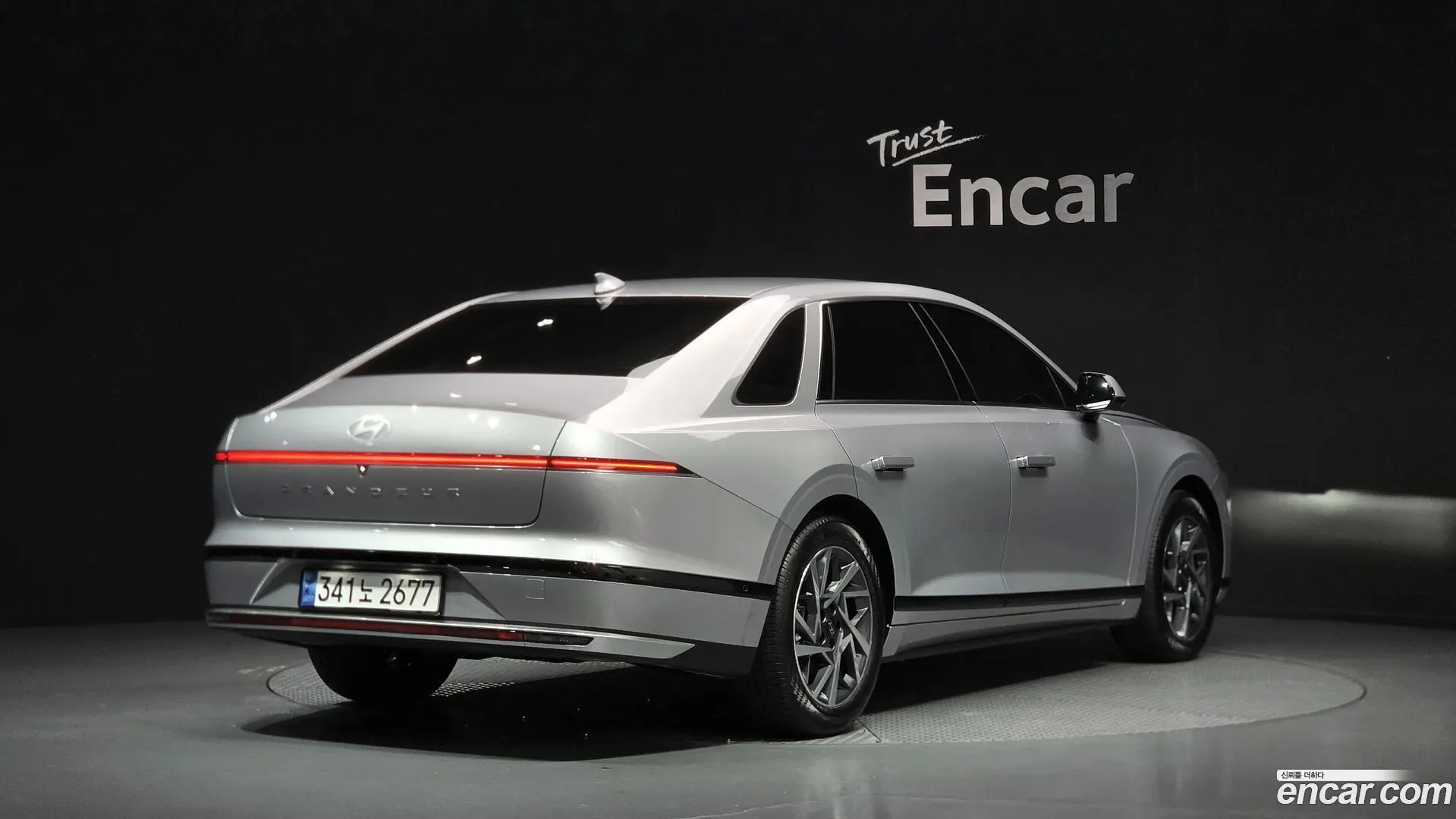Main__Slider__Photo:Grandeur Hyundai 2023.0-1