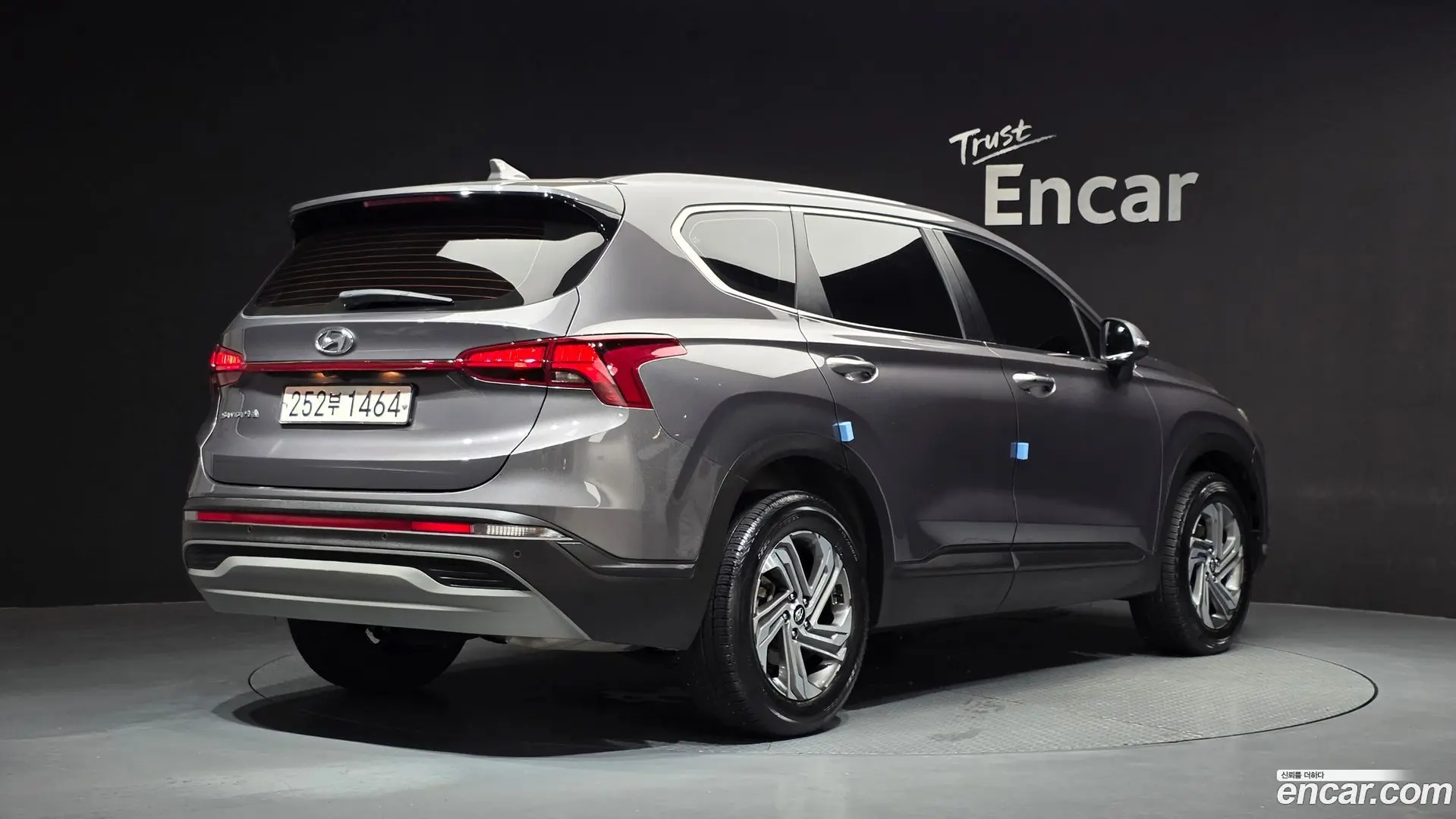Main__Slider__Photo:Santafe Hyundai 2022.9-1