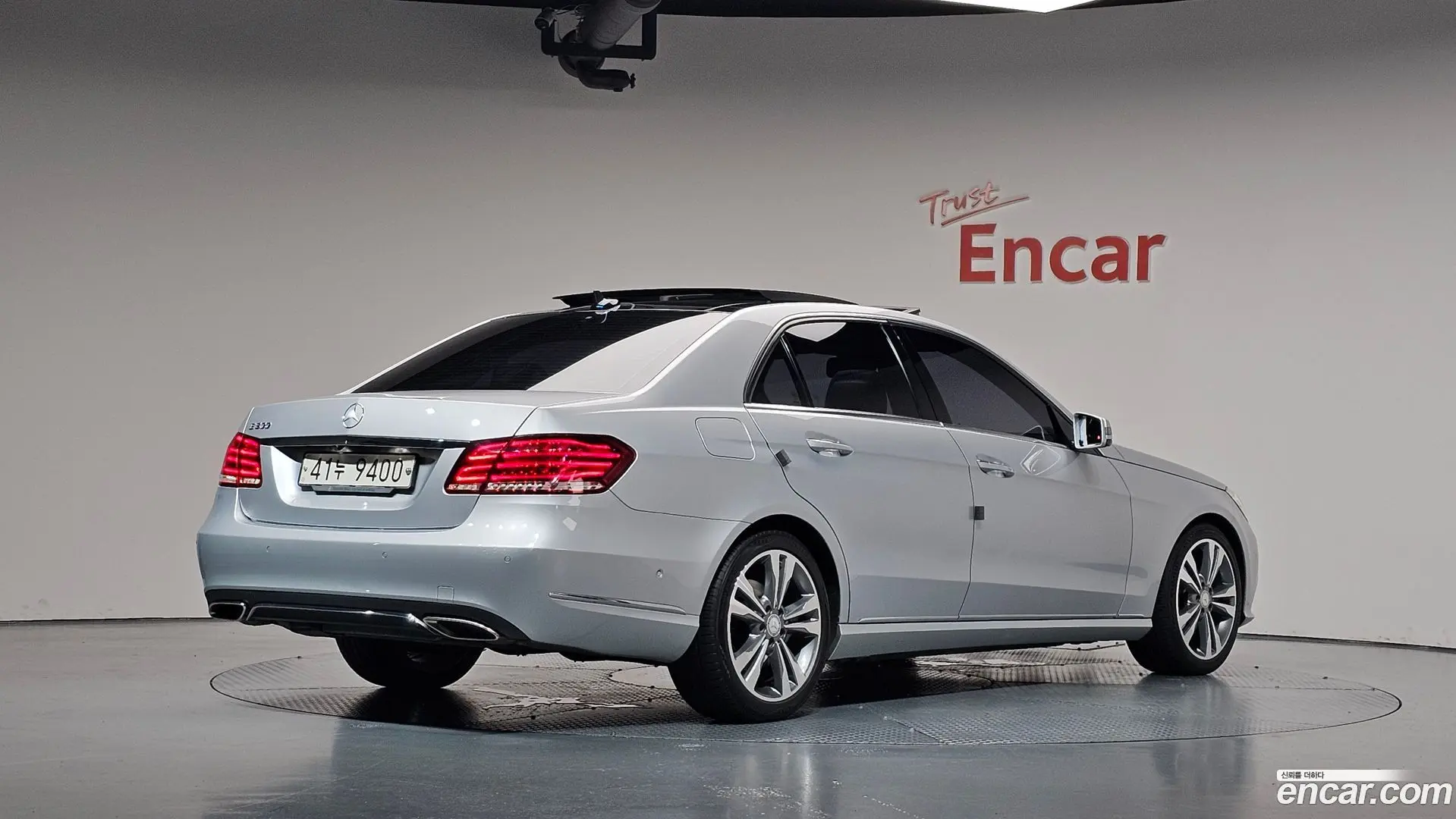 Main__Slider__Photo:E-Class Mercedes-Benz 2014.9-1