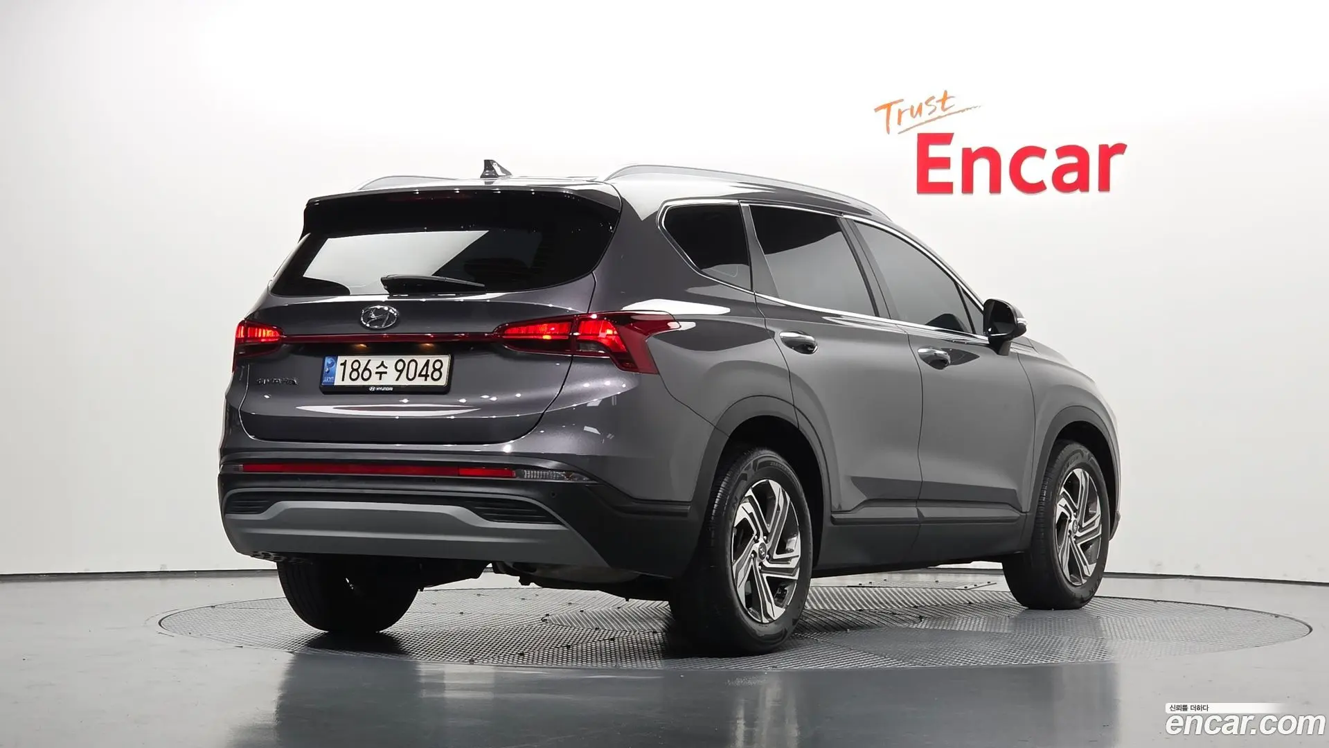 Main__Slider__Photo:Santafe Hyundai 2021.10-1