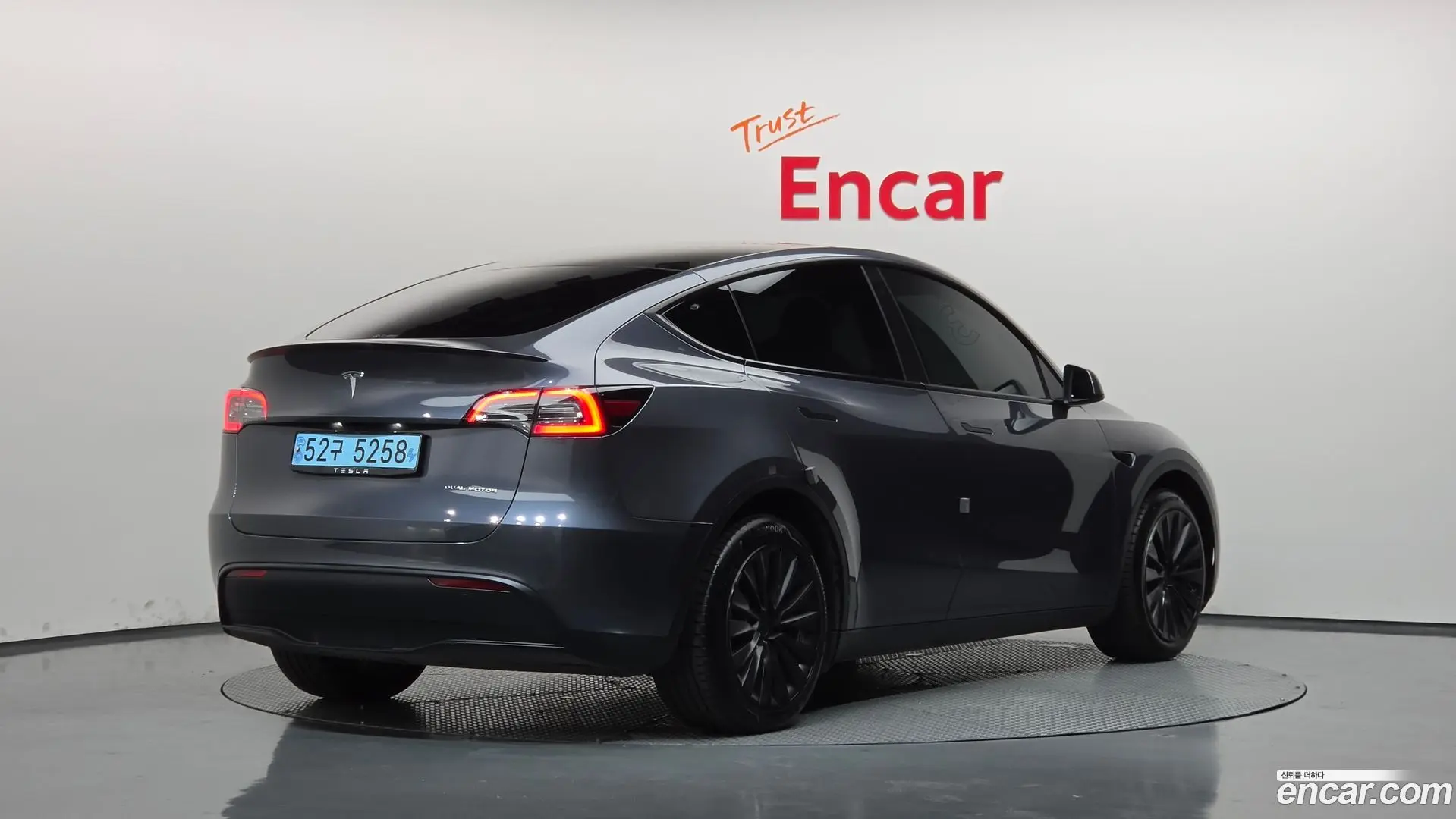 Main__Slider__Photo:Model Y Tesla 2023.2-1