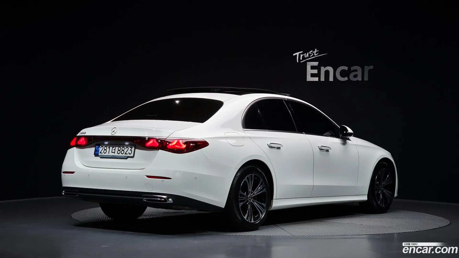 Main__Slider__Photo:E-Class Mercedes-Benz 2024.6-1