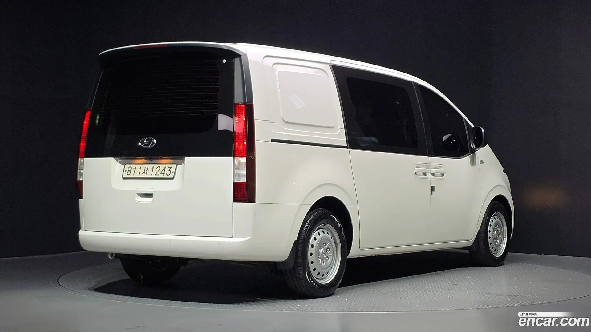 Main__Slider__Photo:Staria Hyundai 2022.6-1
