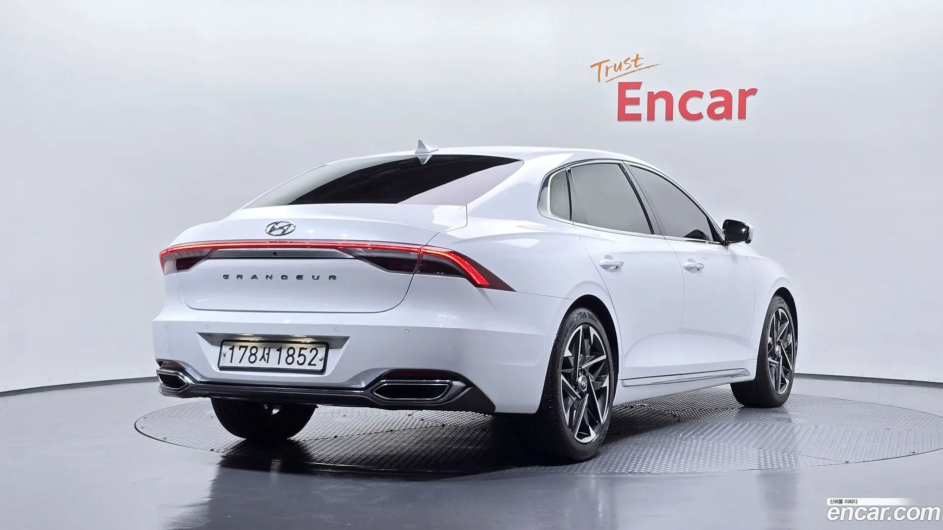 Main__Slider__Photo:Grandeur Hyundai 2020.5-1
