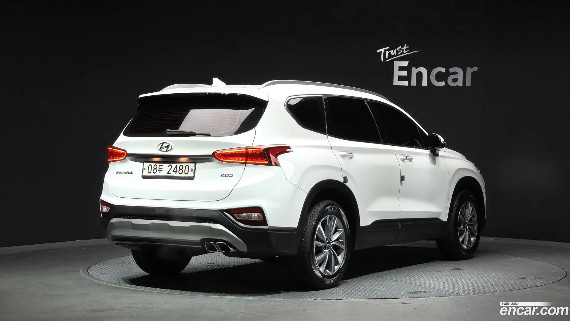 Main__Slider__Photo:Santafe Hyundai 2018.6-1
