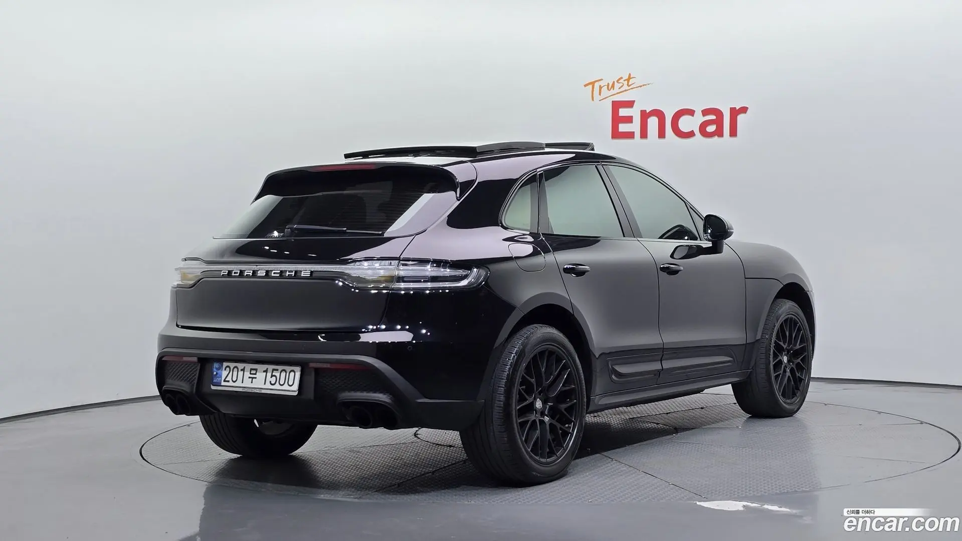 Main__Slider__Photo:Macan Porsche 2015.1-1