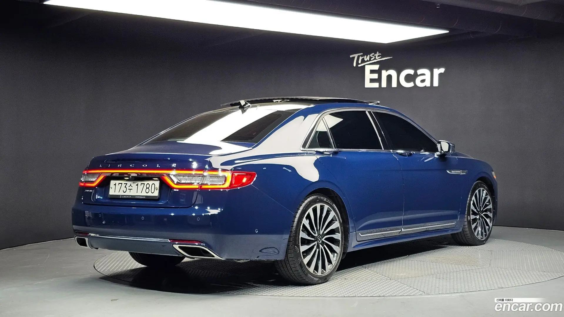 Main__Slider__Photo:Continental Lincoln 2018.10-1
