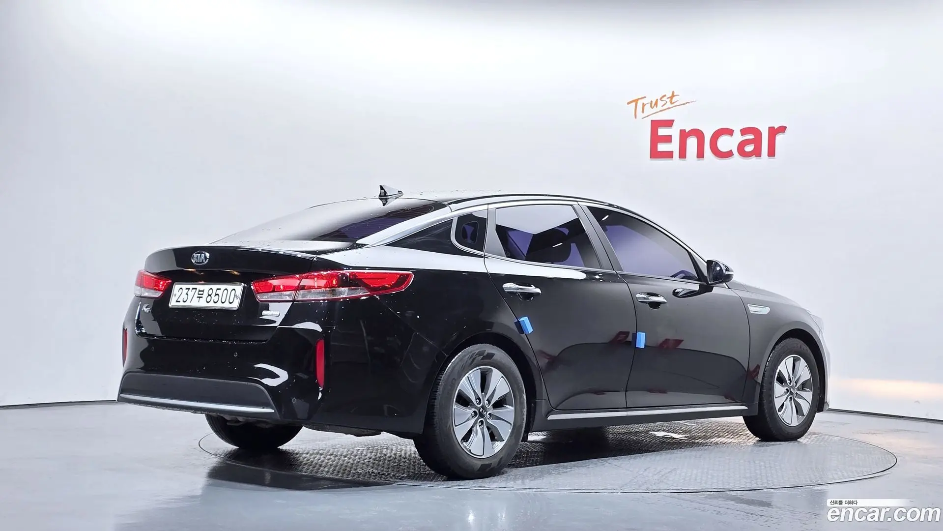 Main__Slider__Photo:K5 Kia 2017.2-1