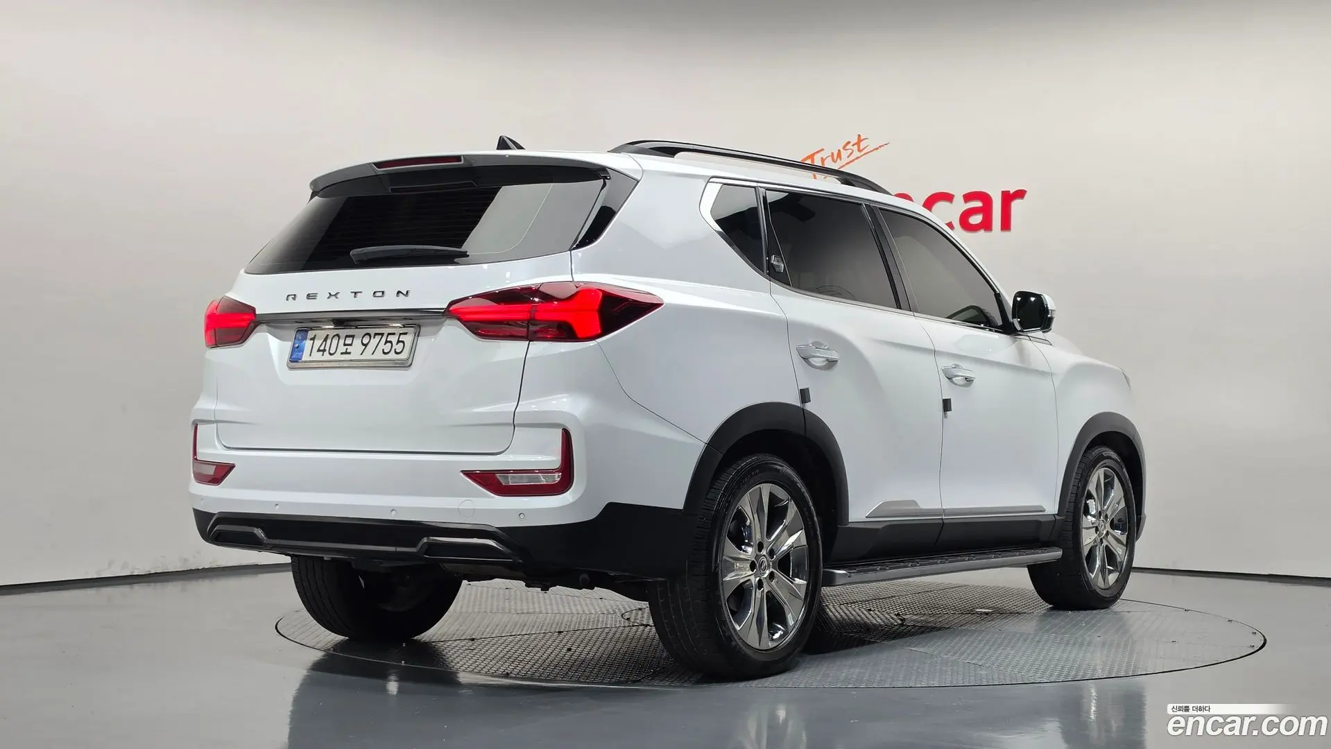 Main__Slider__Photo:Rexton KG Mobility 2022.8-1