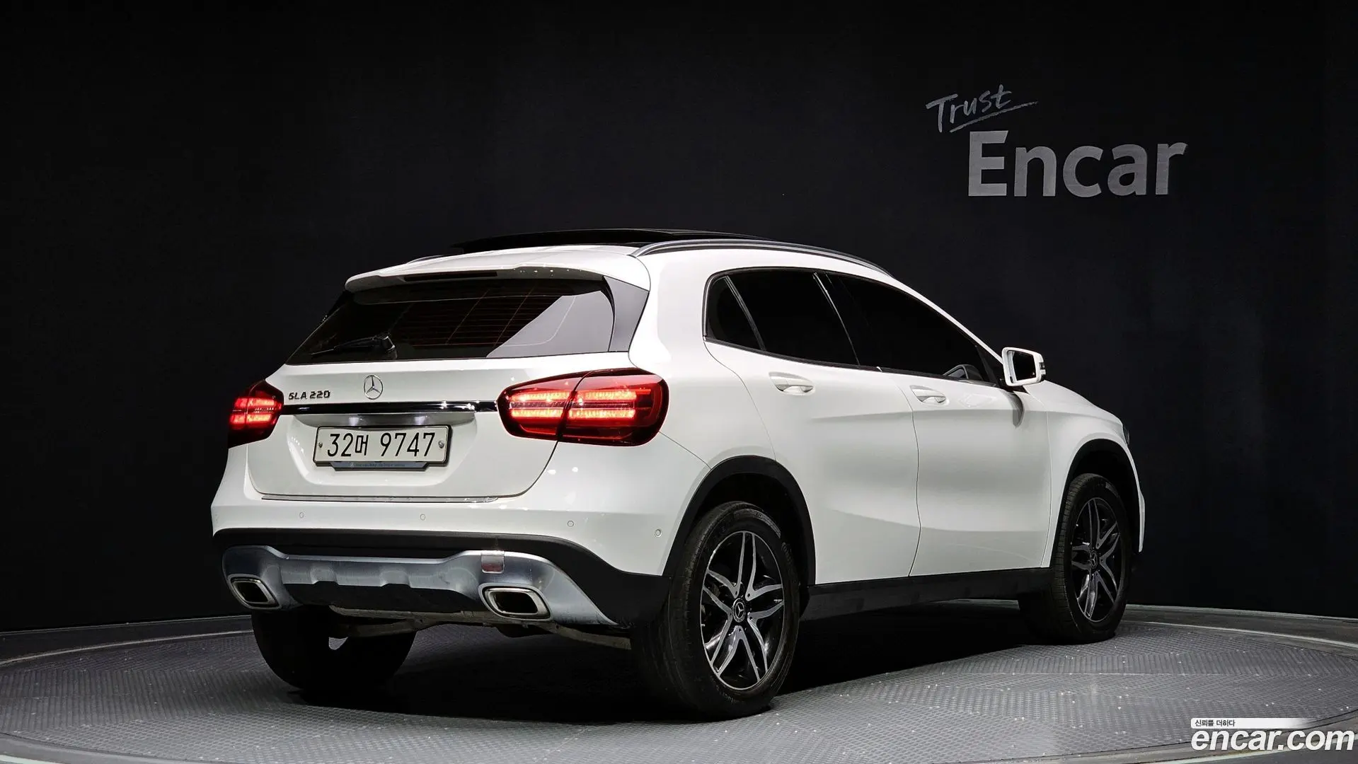 Main__Slider__Photo:GLA-Class Mercedes-Benz 2019.2-1