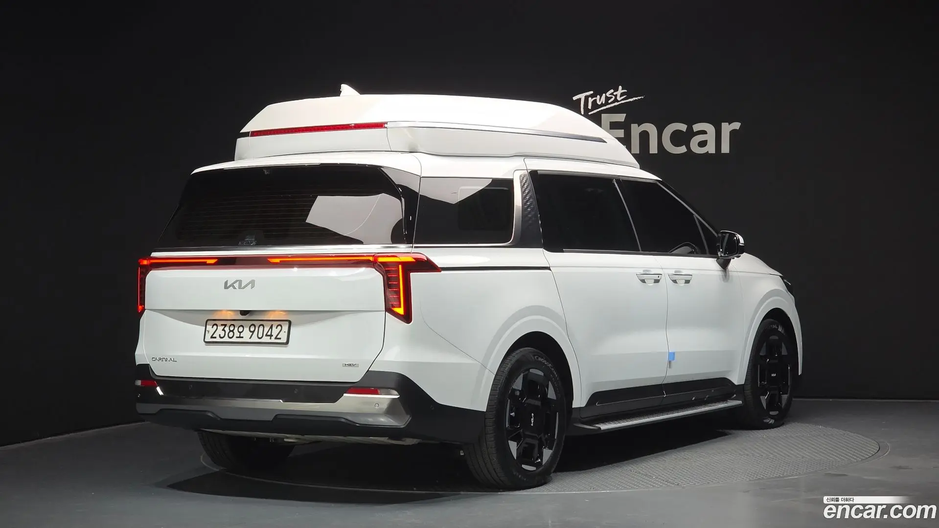 Main__Slider__Photo:Canival Kia 2024.7-1